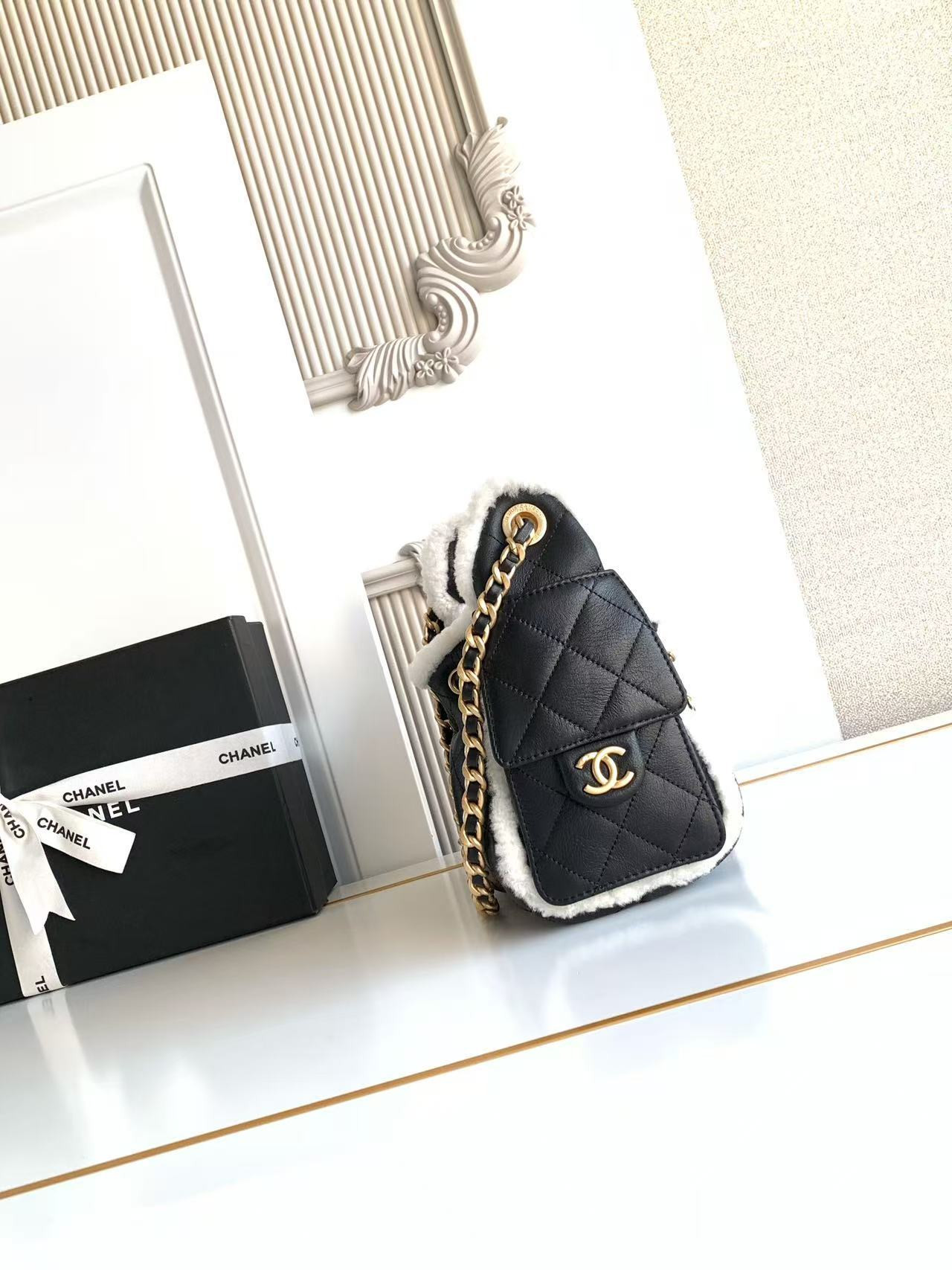 Ch**el 25c bucket bag 20x22x12.5cm