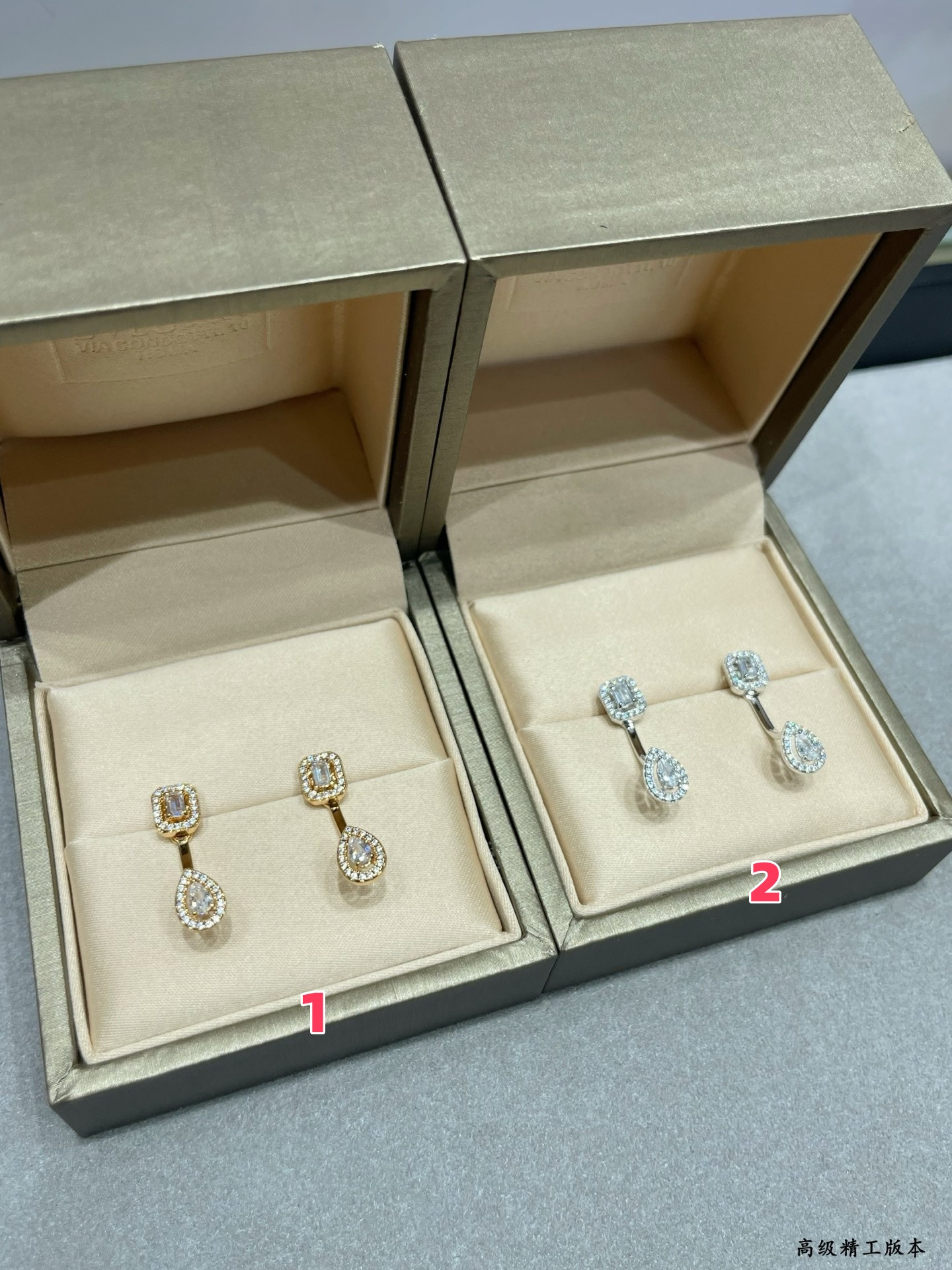 Mes1kaa earrings
