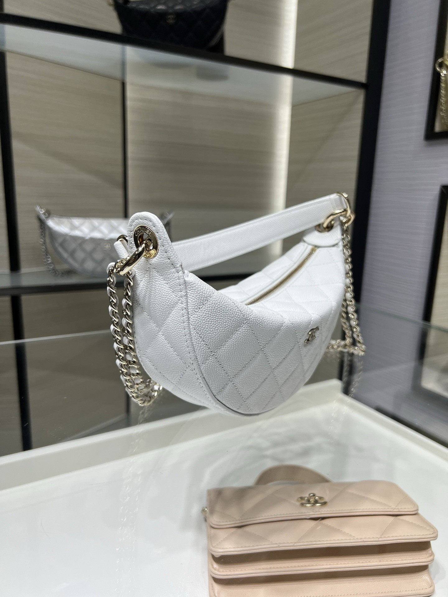 Ch**el clutch with chain light gold hardware ap5094 15x22x6cm