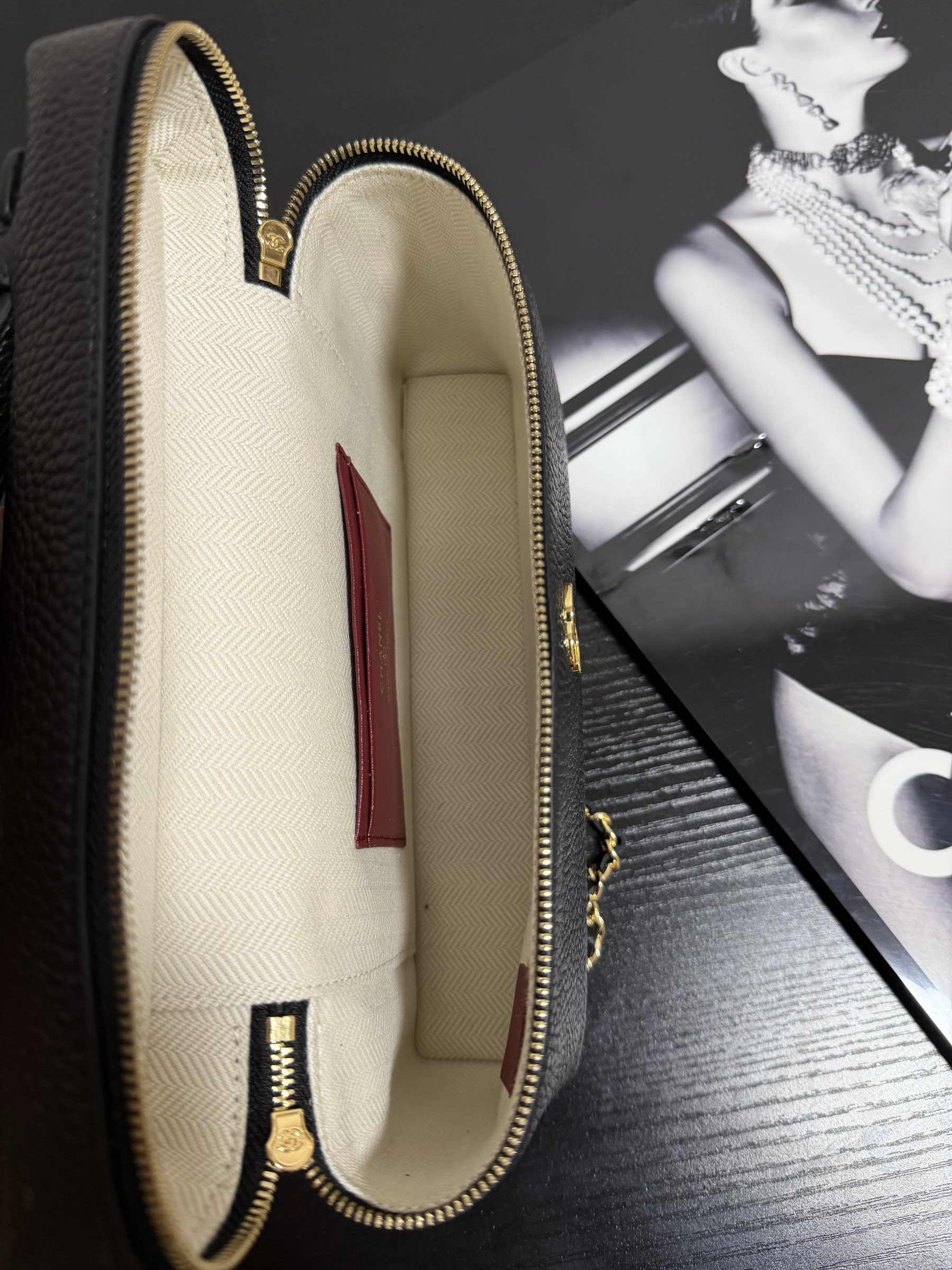 Ch**el classic vanity with chain handbag ap5347 15x23x5cm