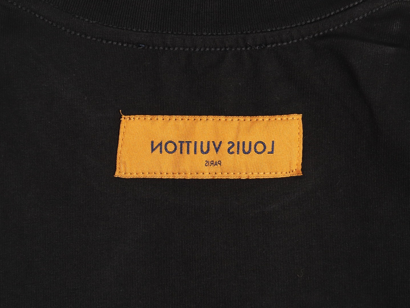 L0vis Vvtt0n Long-sleeved T-shirt