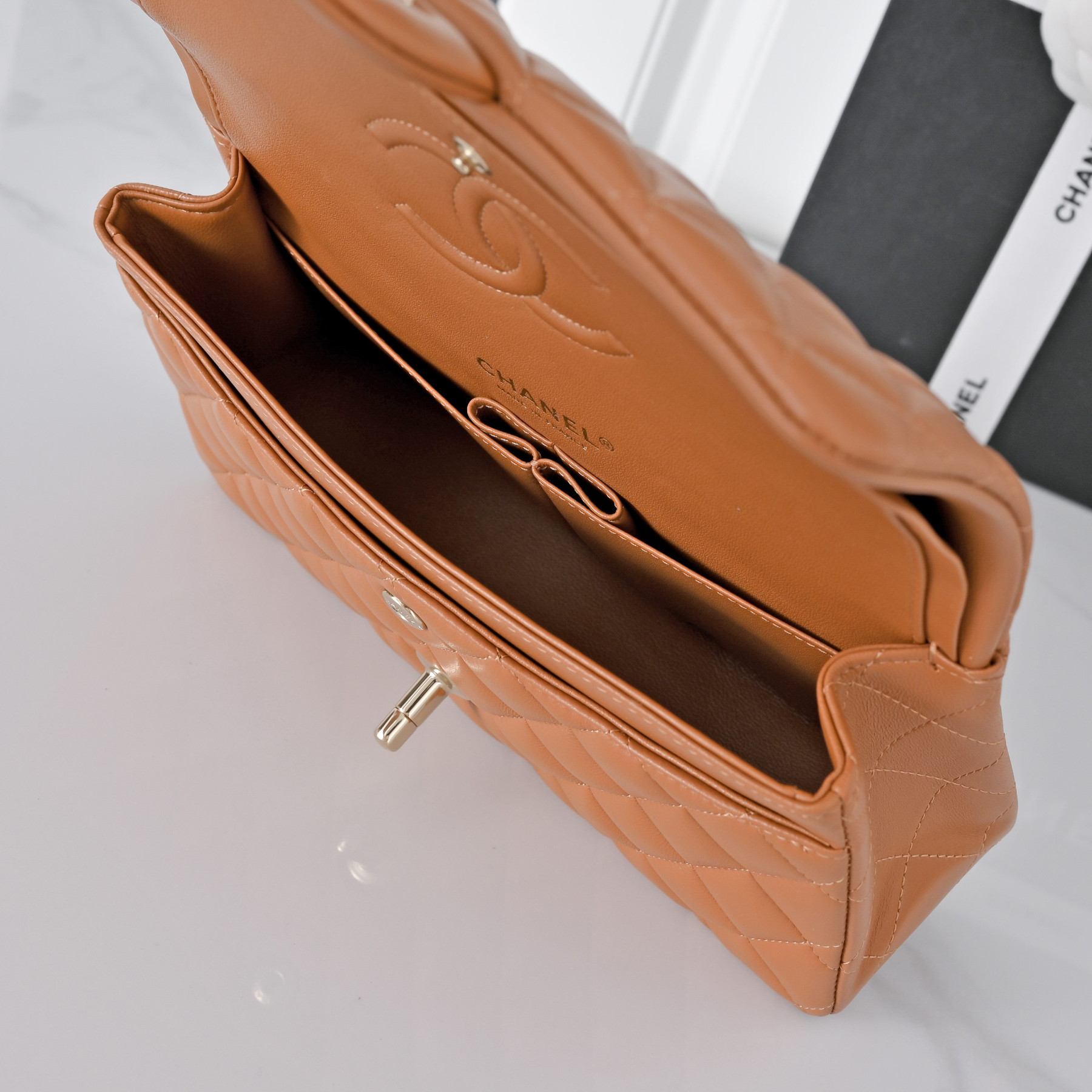 Ch**el classic flap handbag caramel with light gold hardware a01113 23x14.5x6cm