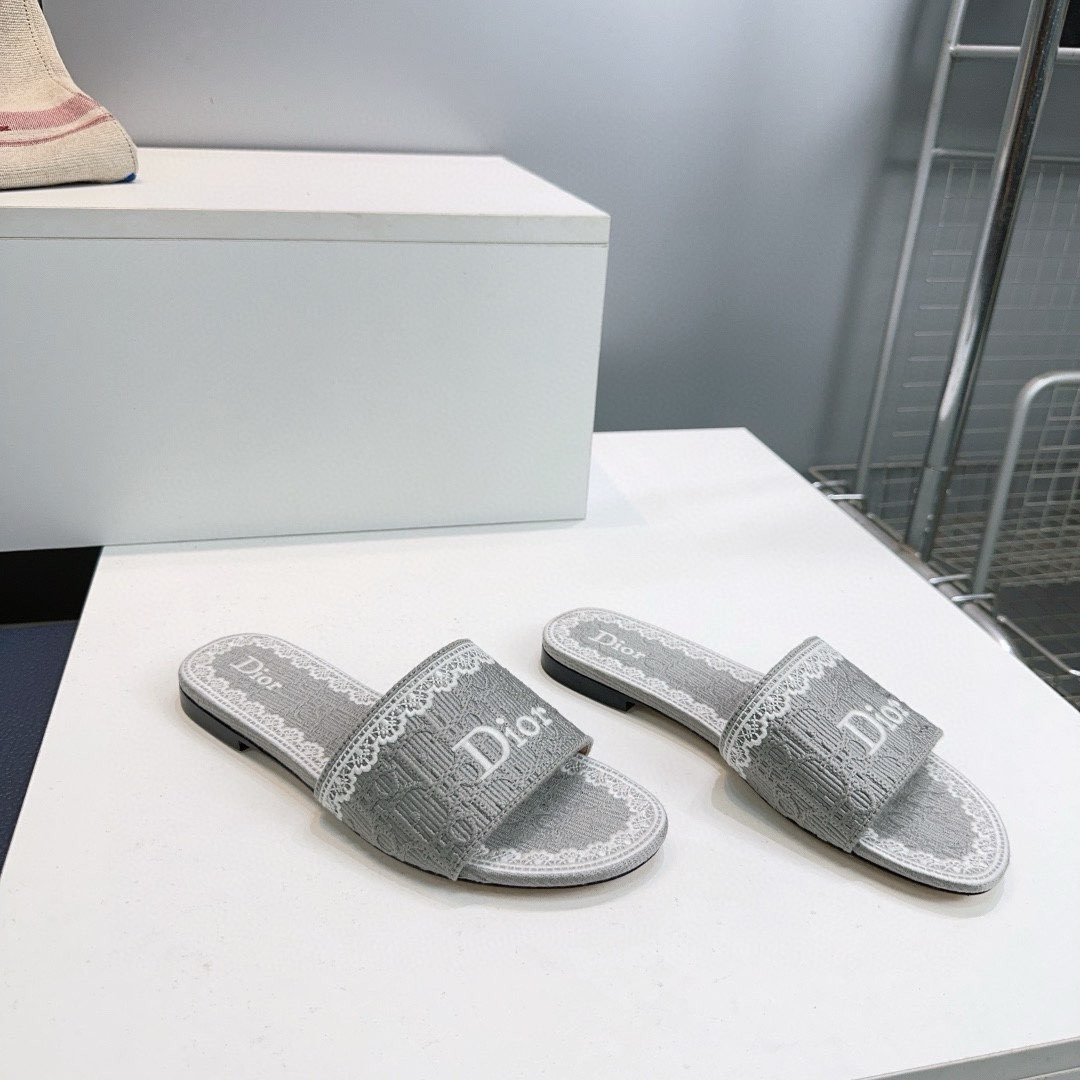 UA D10r Dentelle Slide