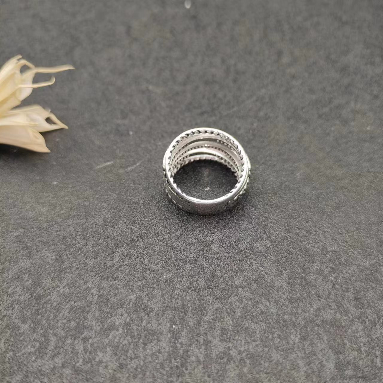 dau1d Yvrm*n ring