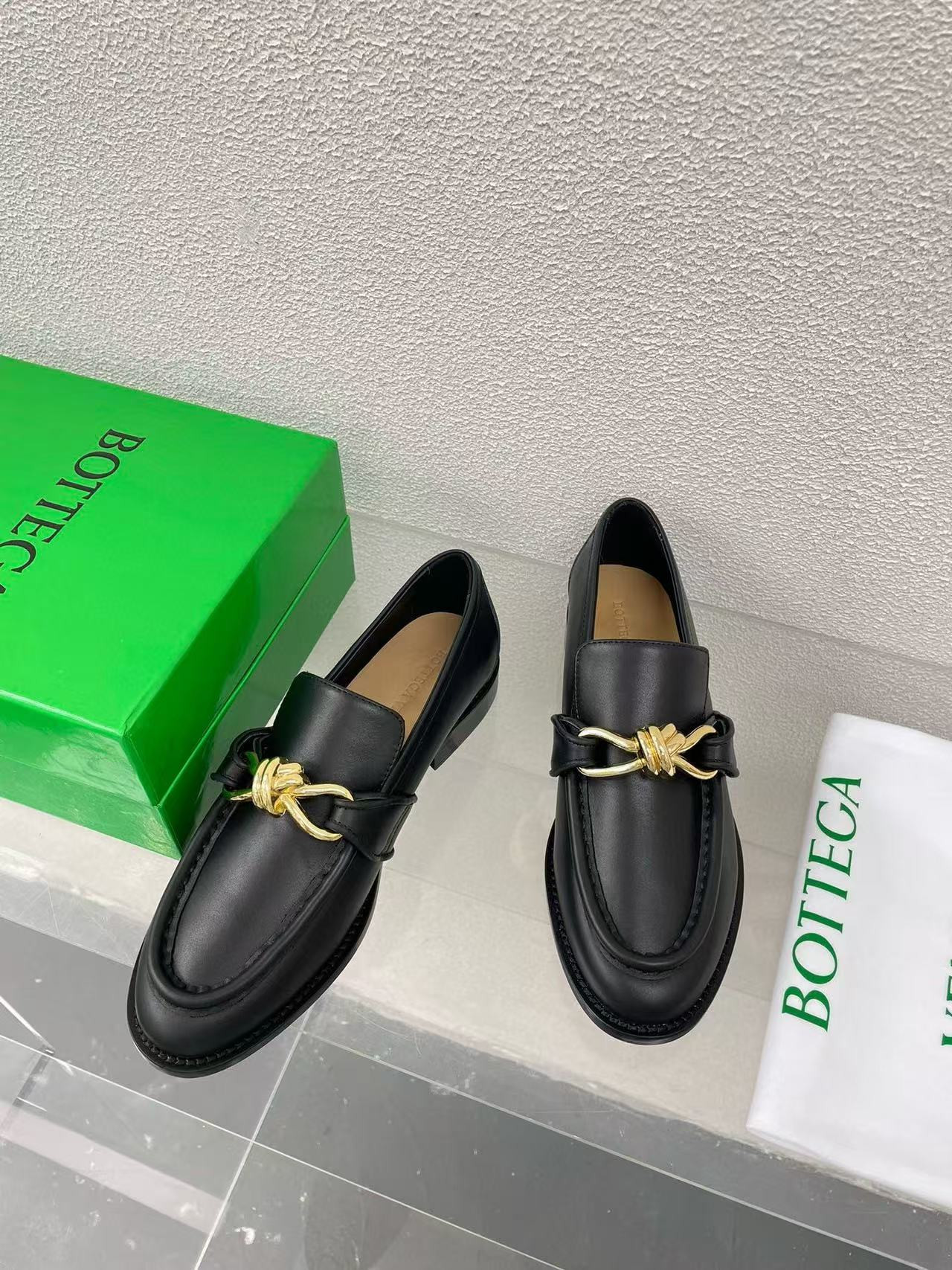 UA B0tt*ga Ven*ta Loafers Shoes