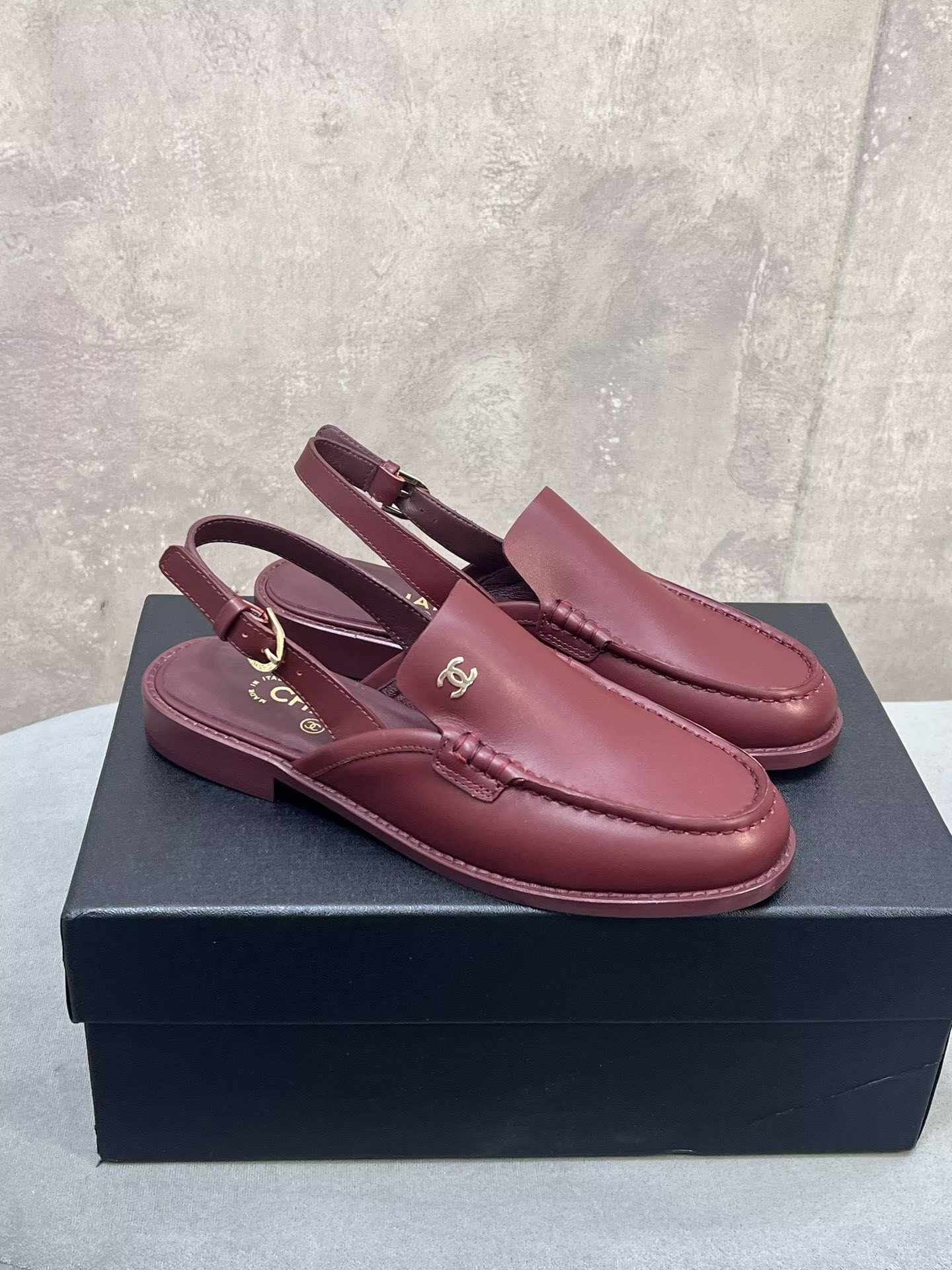 ua Ch**el slingbacks