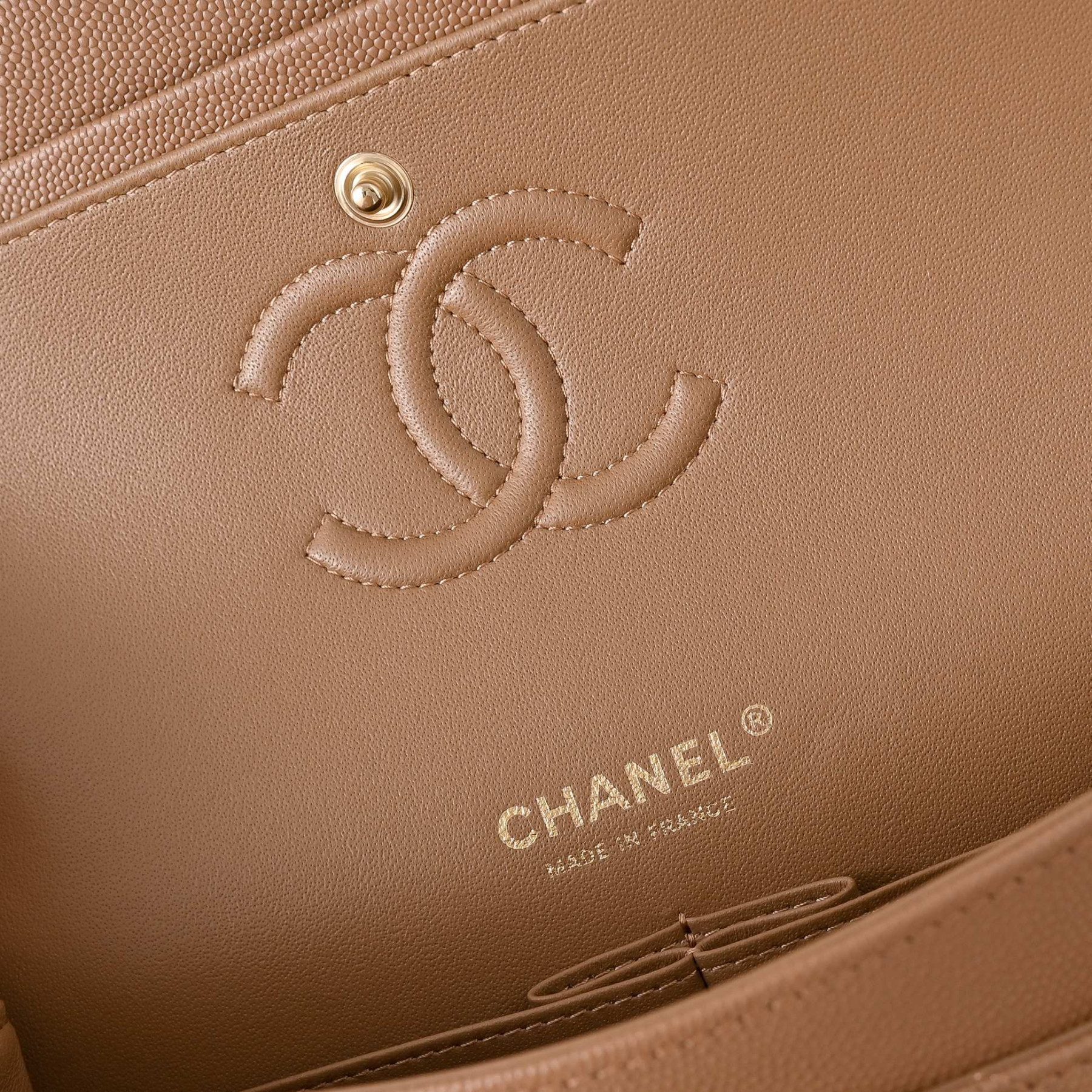 Ch**el classic flap handbag caramel with light gold hardware and caviar leather a01113 23x14.5x6cm