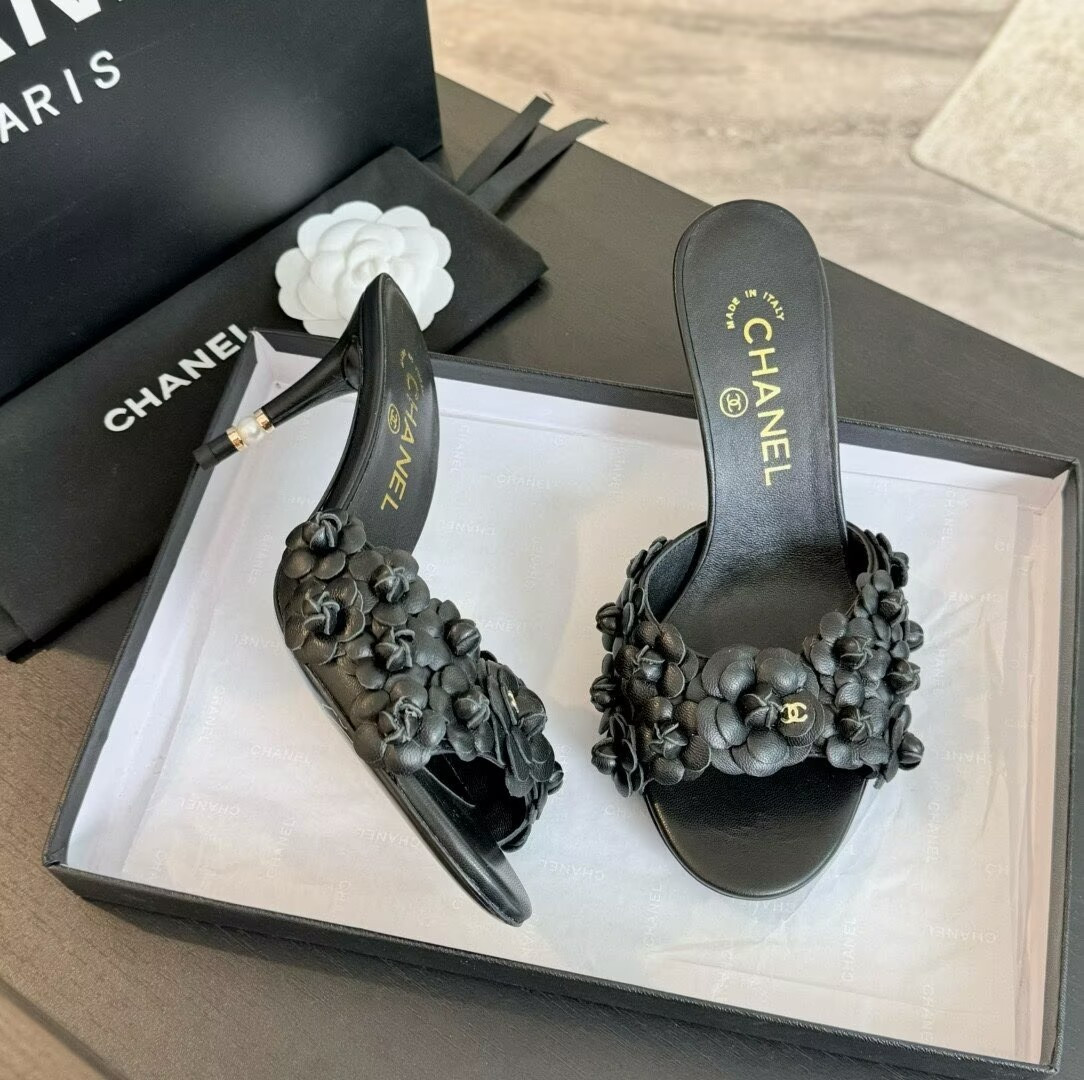ua Ch**el heels
