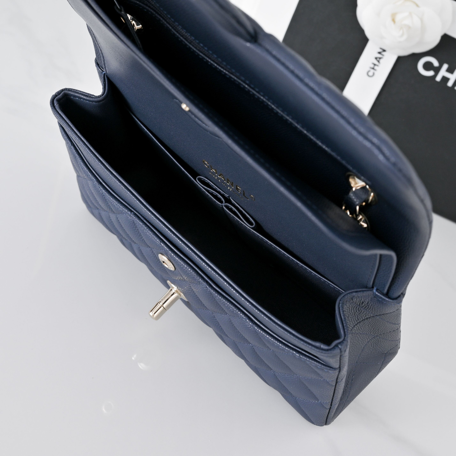 Ch**el classic flap handbag royal blue with light gold hardware and caviar leather a01113 23x14.5x6cm