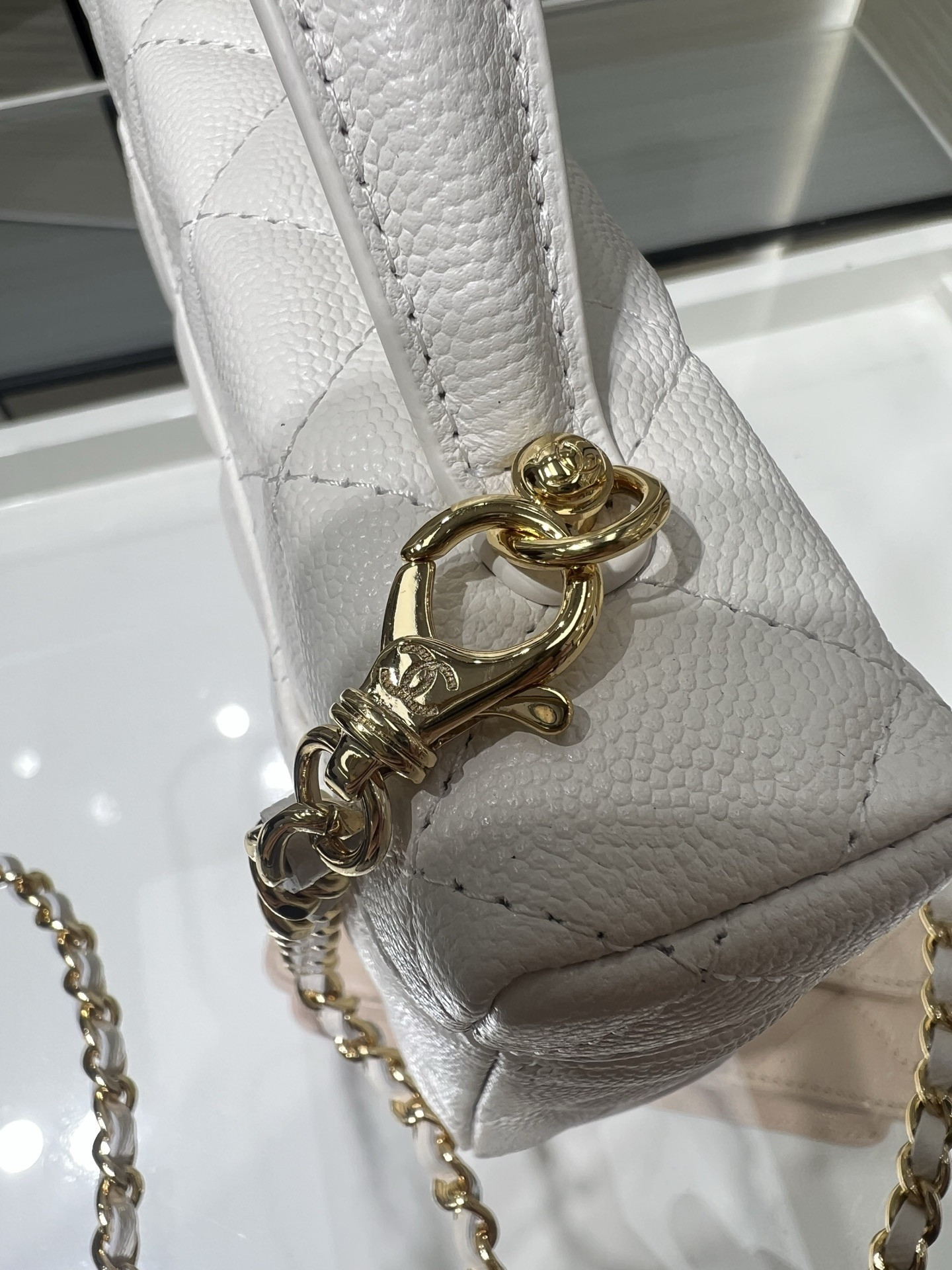 Ch**el classic vanity with chain handbag ap5090 17x19.5x5cm