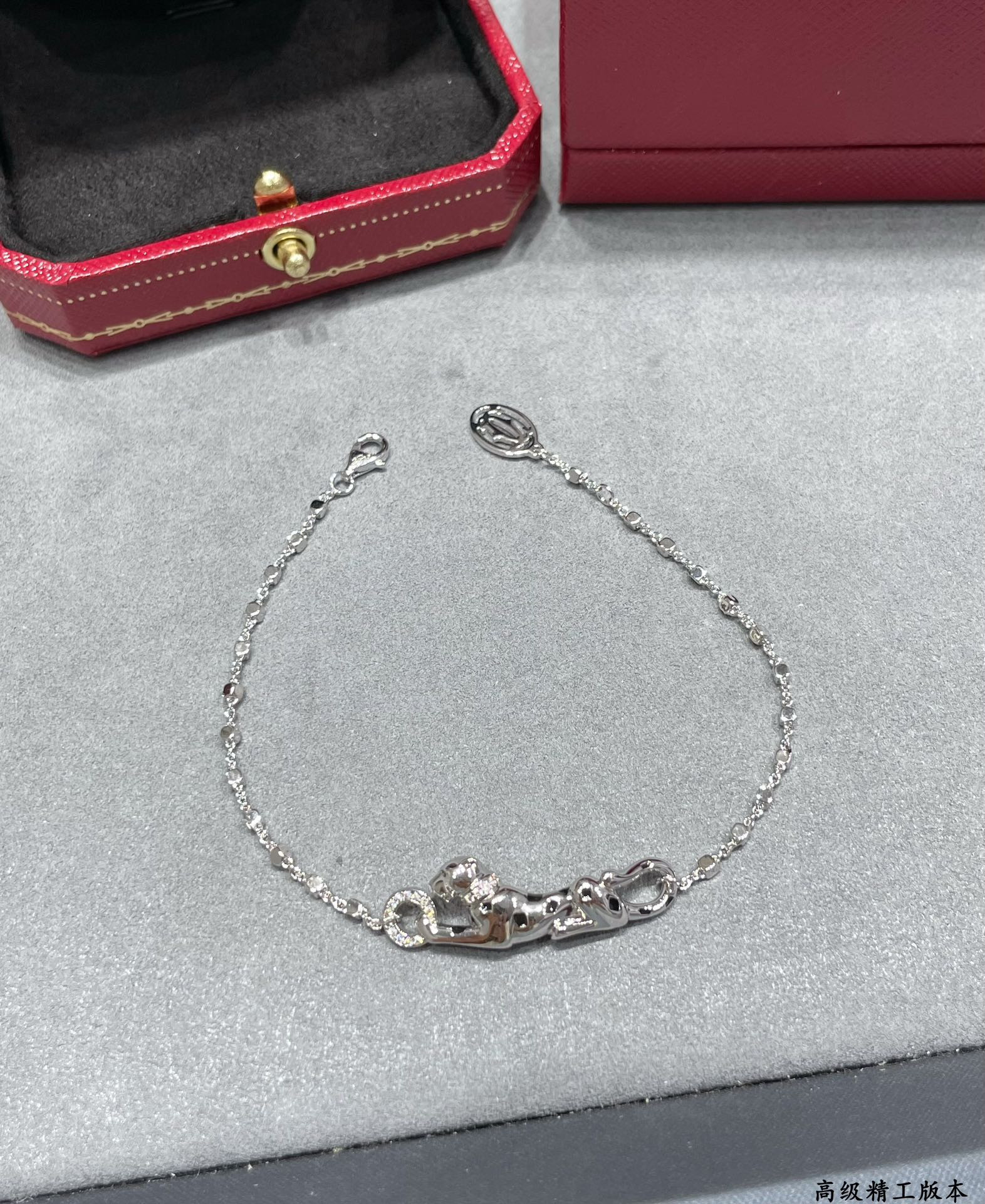 Ca*t1er spotted leopard bracelet