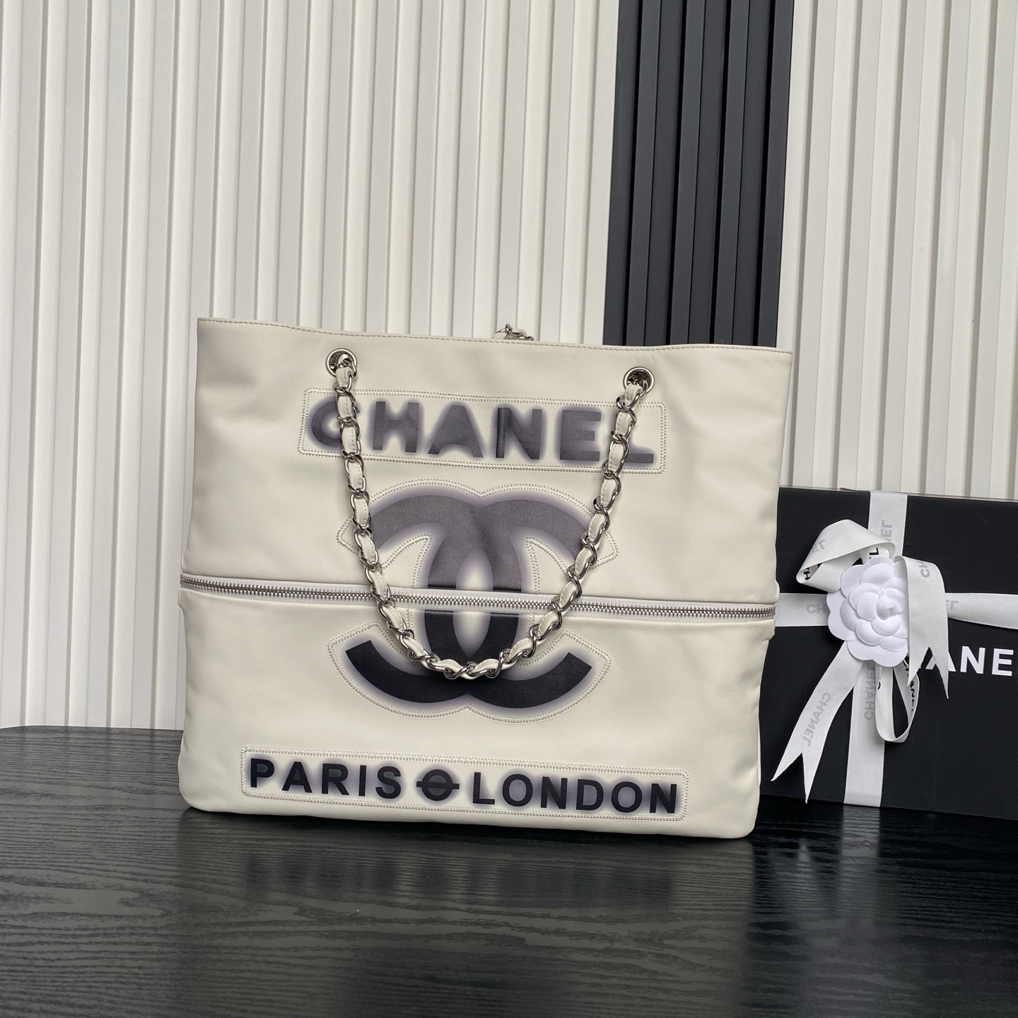 Ch**el vintage graffiti expandable tote bag as9903 38x33cm