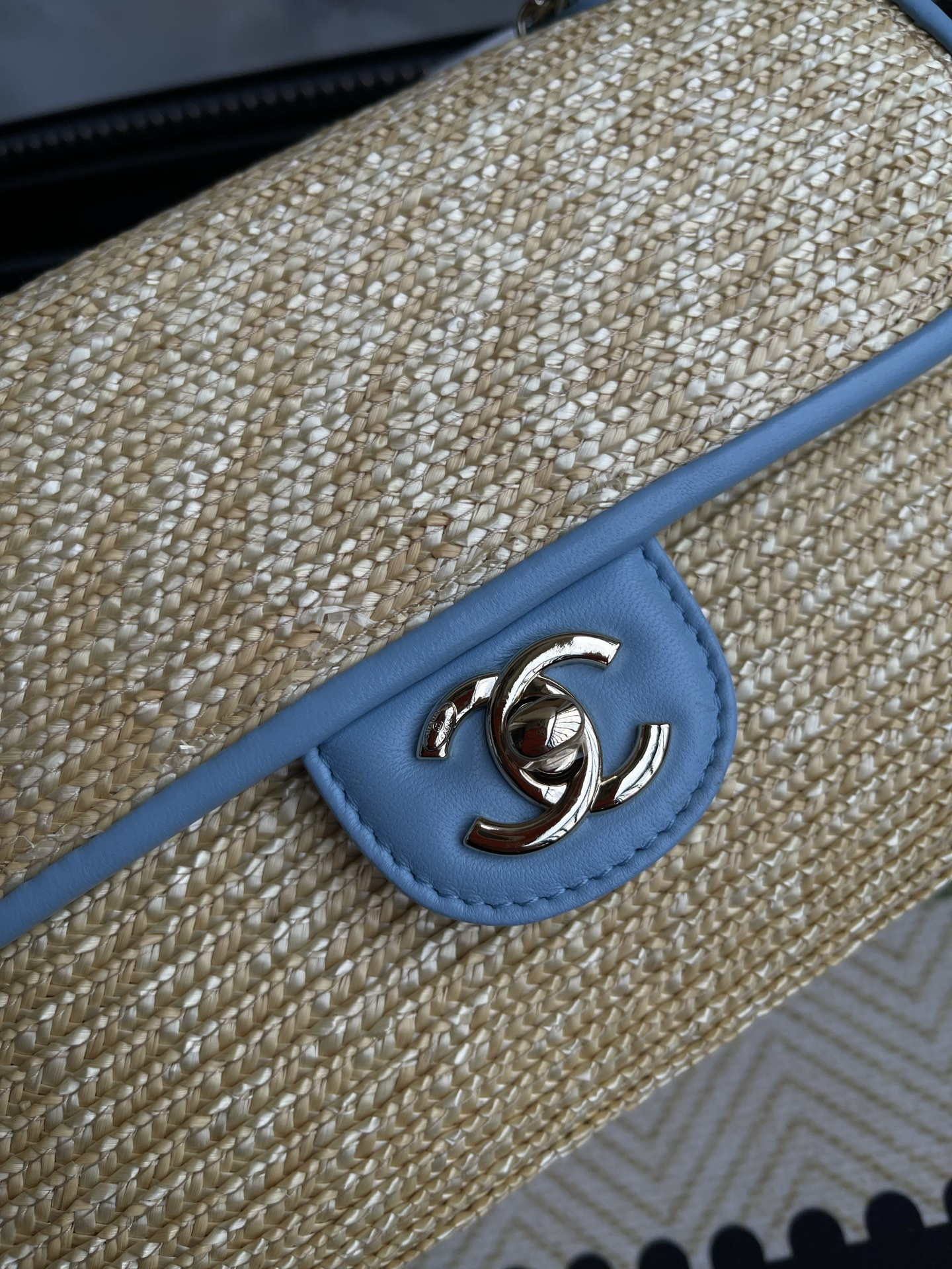 Ch**el flap bag as6017 23x14.5x6cm