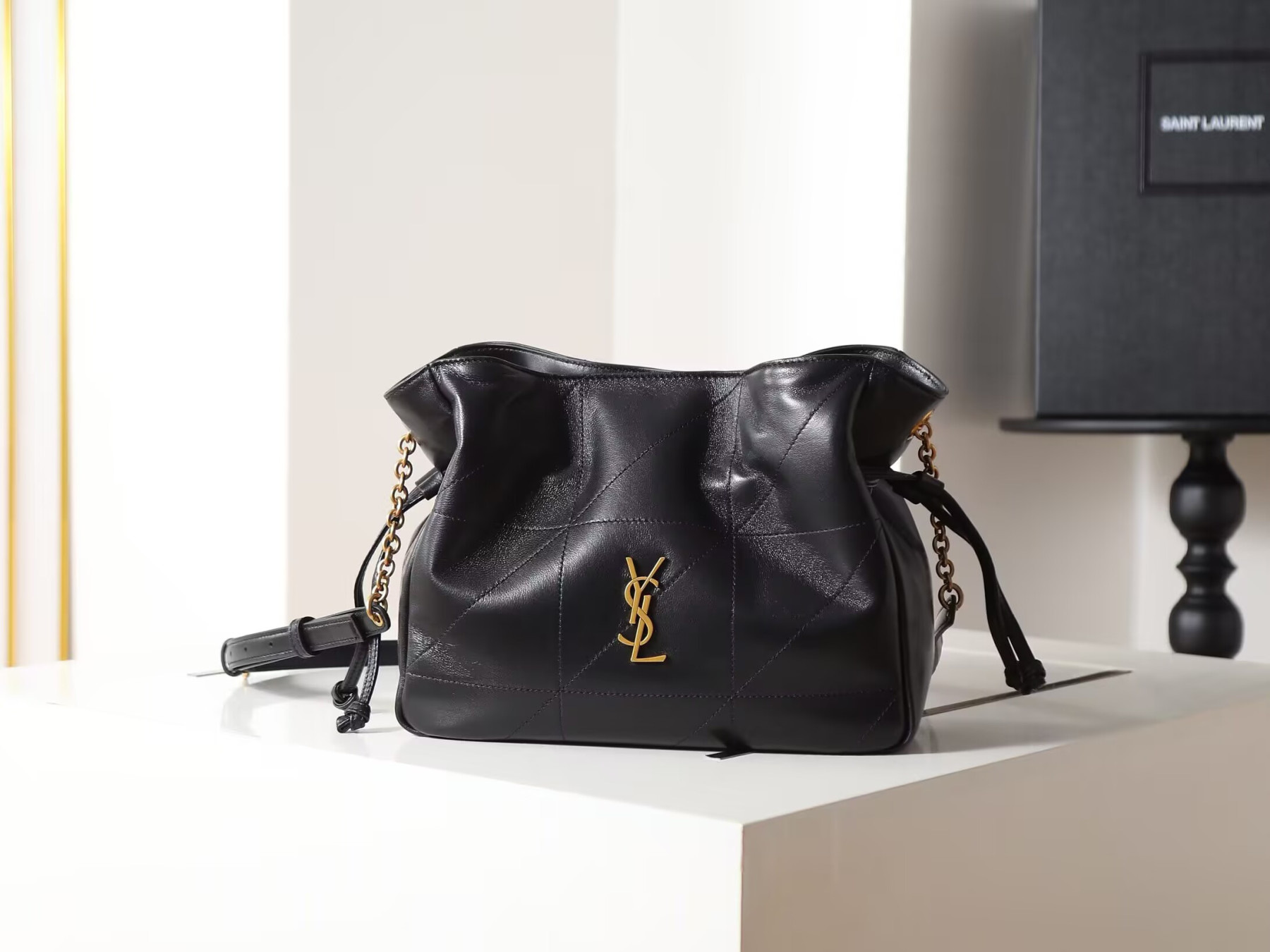 Y51 jamie 4.3 pochon quilted leather shoulder bag 26x18x11cm