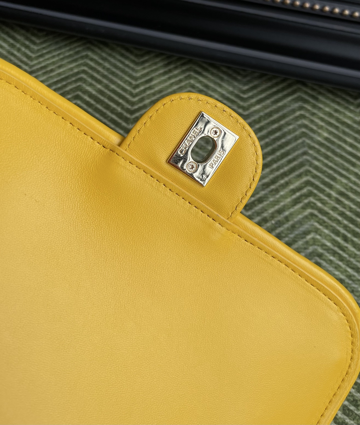 Ch**el flap bag as6017 23x14.5x6cm