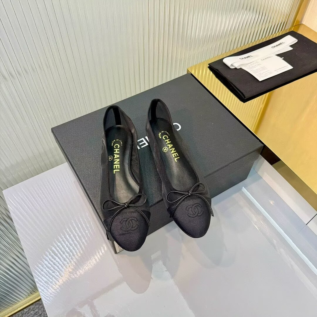 ua Ch**el ballet flats