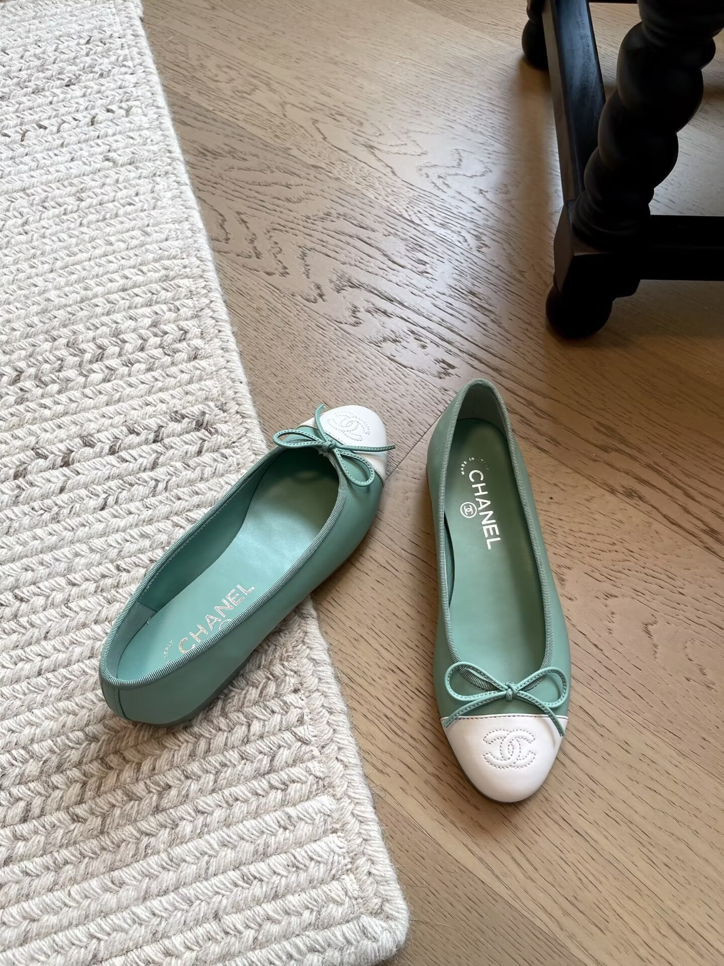 ua Ch**el ballet flats