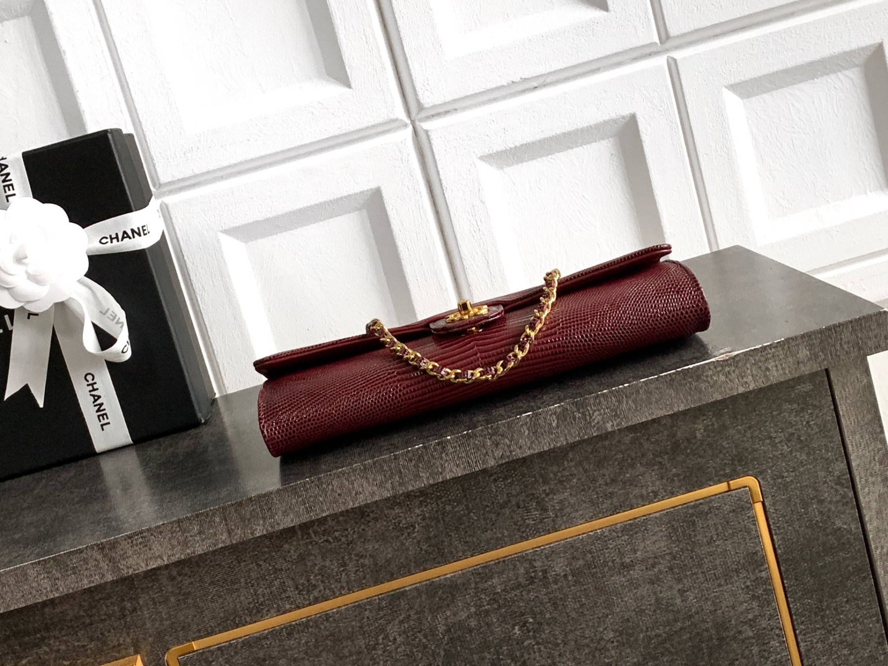 Ch**el clutch with chain ap5280 9.5x25x5cm