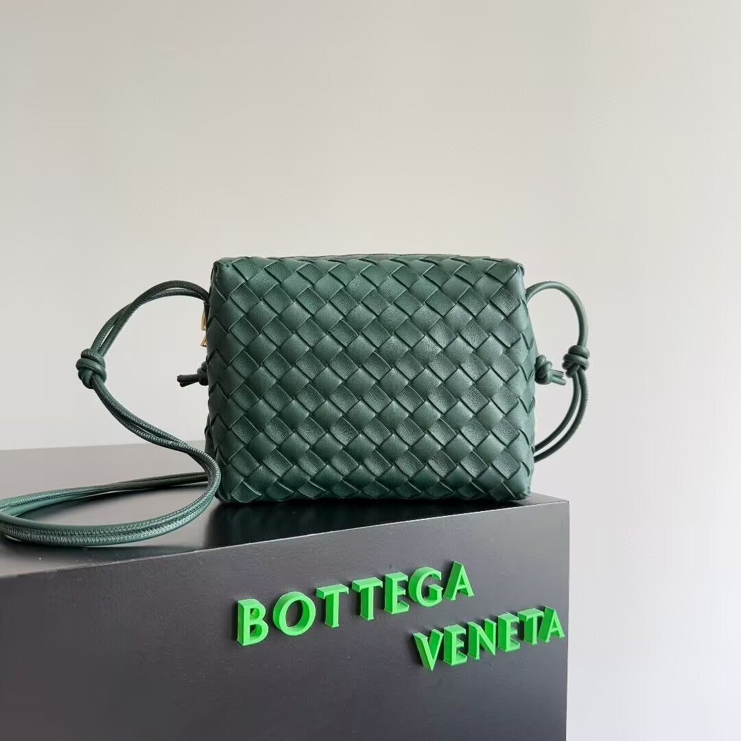 B0tt*ga Ven*ta Medium Loop Cross-Body Bag 22x15x8cm