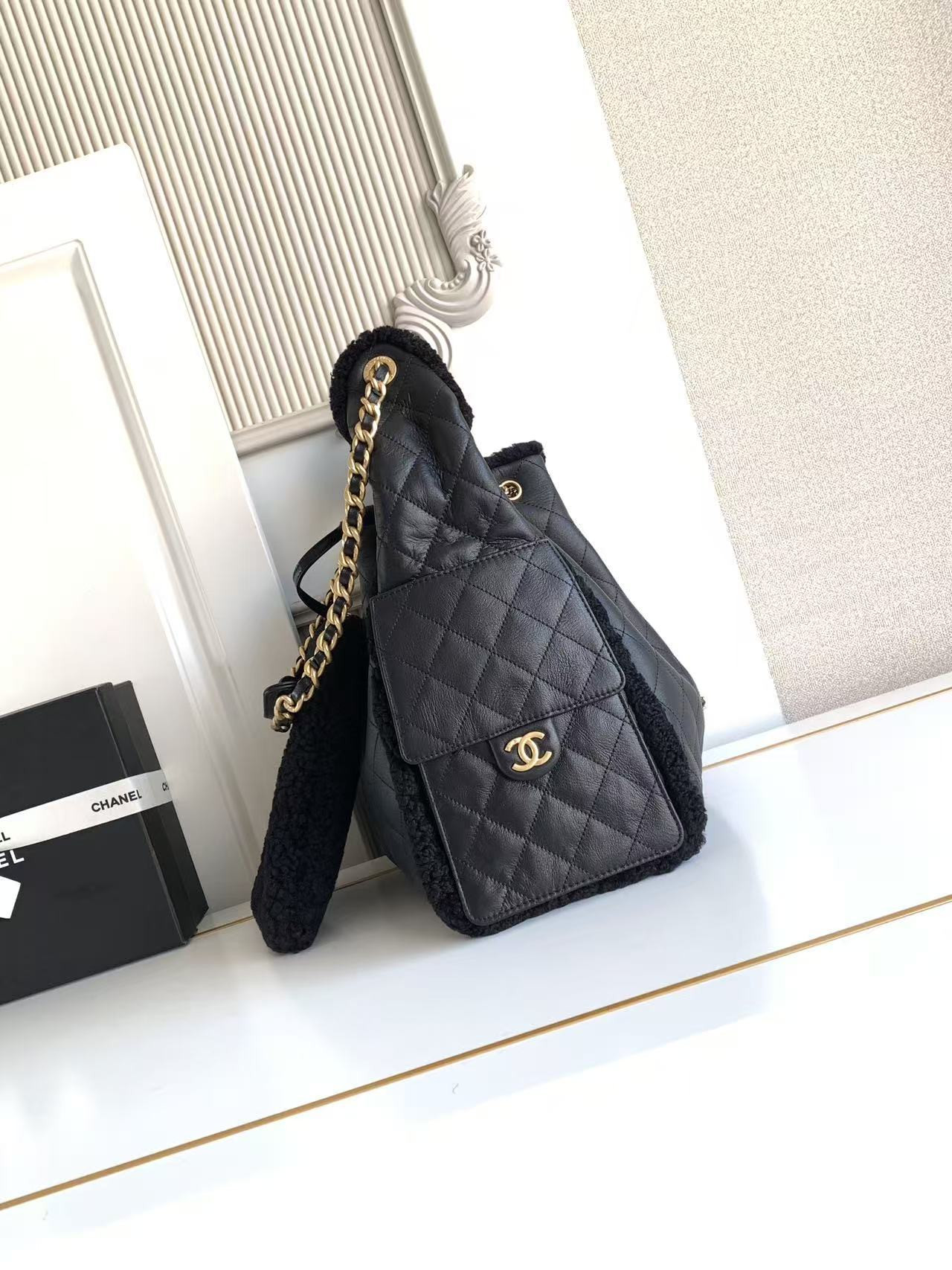 Ch**el 25c bucket bag 40x30x15cm
