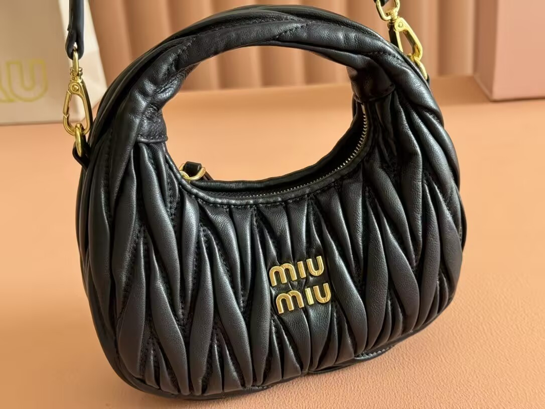 M1v M1v wander matelassé nappa leather hobo mini-bag 14x17.5x5.5cm