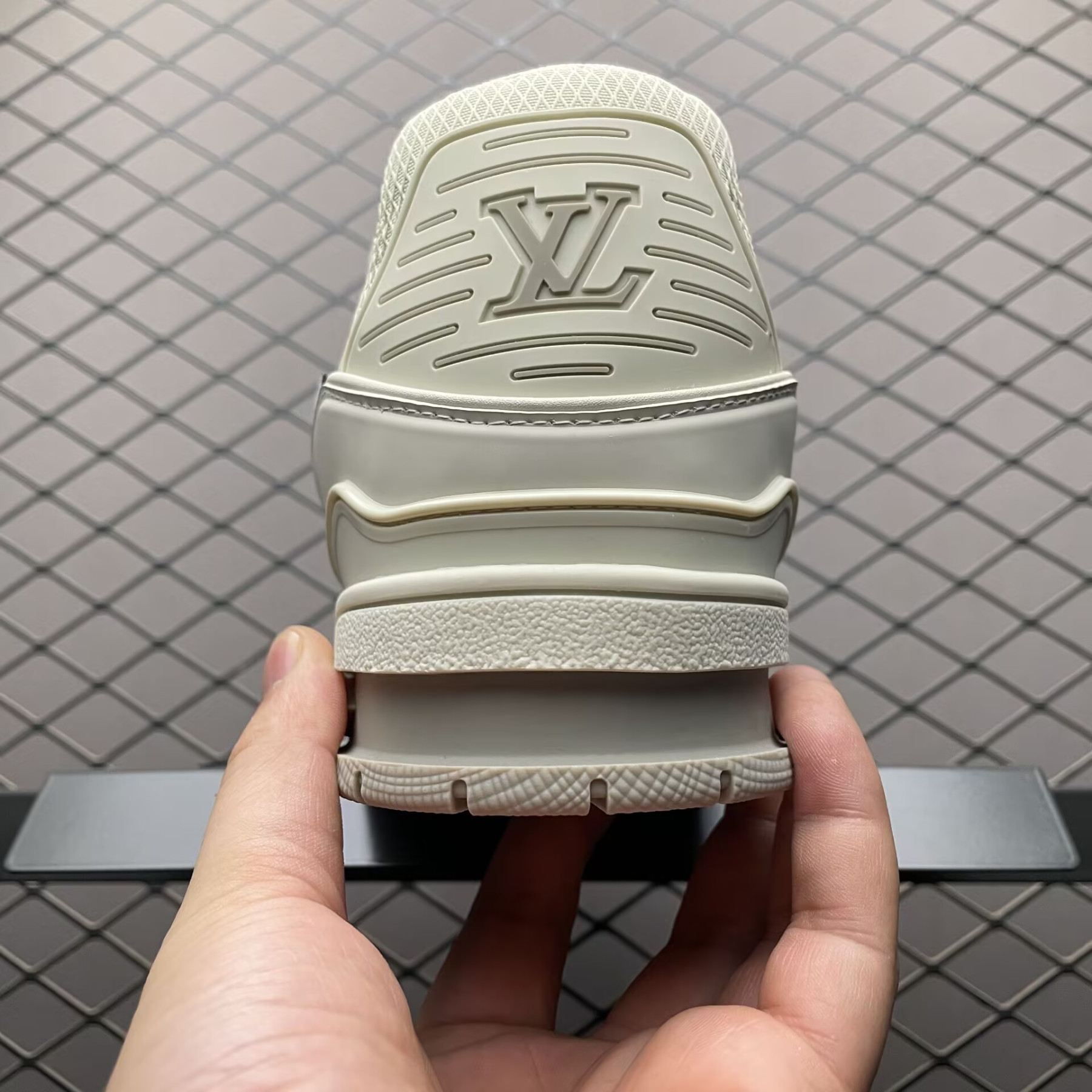 UA LV trainer Sneakers