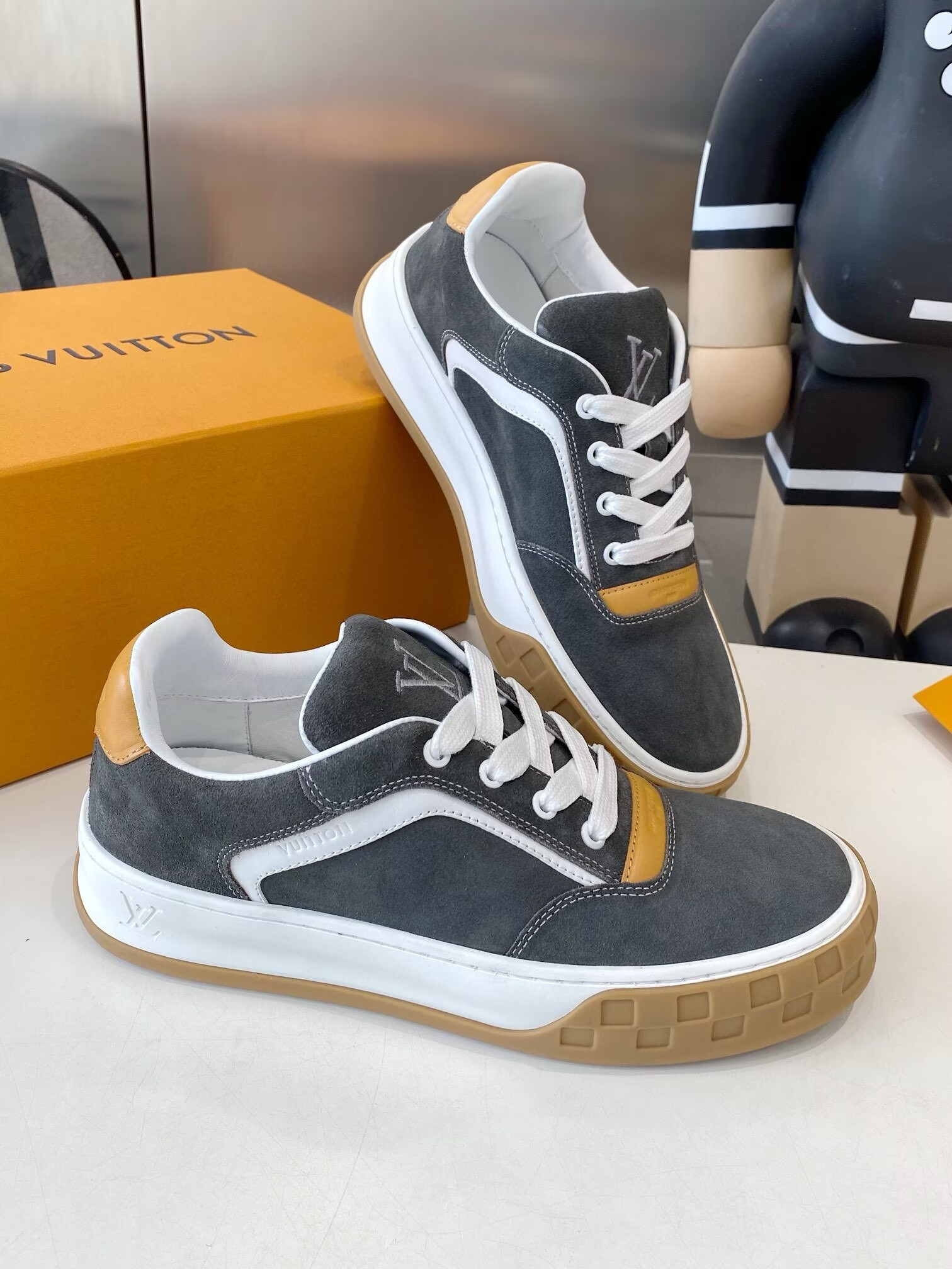 UA LV Tilted Sneaker