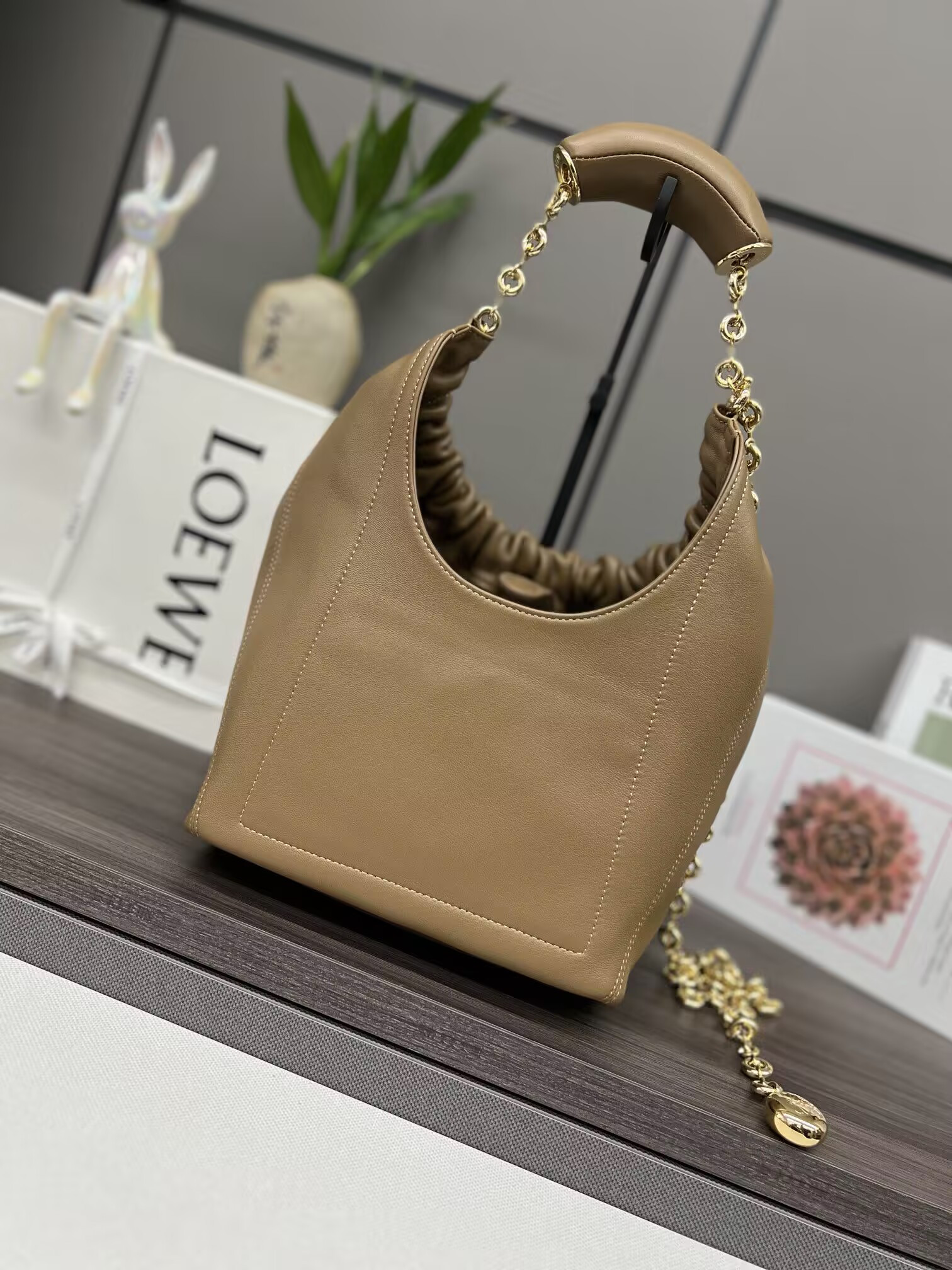 L0ew* small squeeze bag in mellow nappa lambskin 29x10.5x24cm