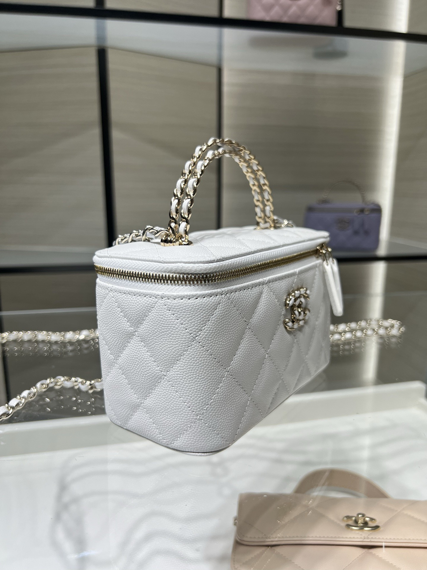 Ch**el vanity with chain ap5182 9.5x17x8cm