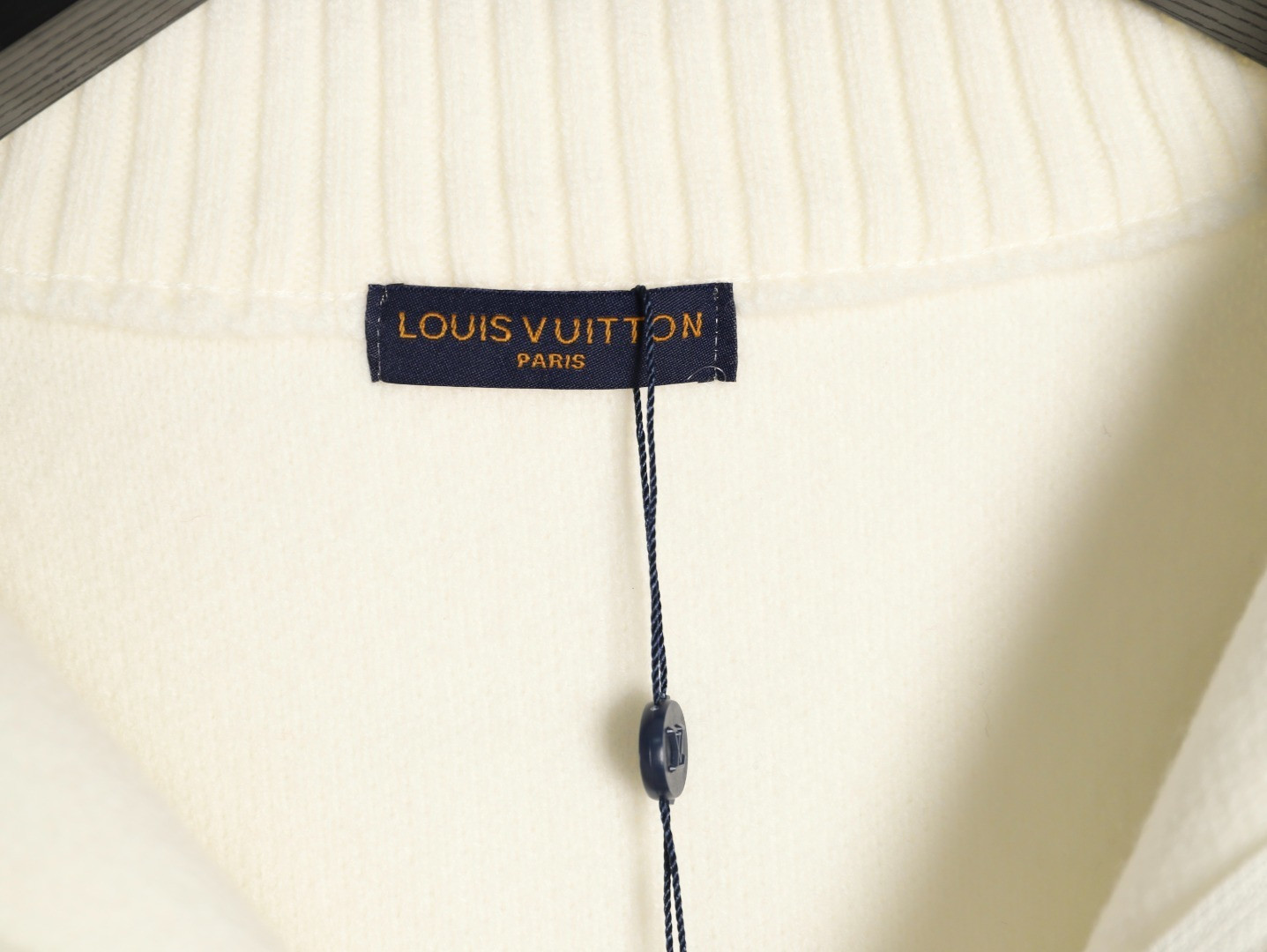 L0vis Vvtt0n 25ss Sweaters