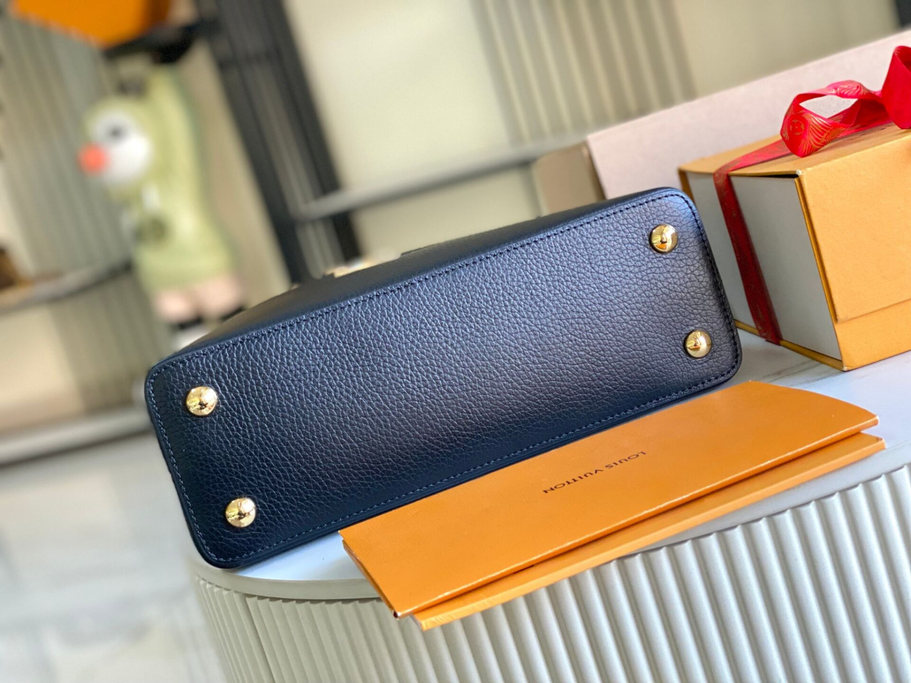 LV Capucines Medium M23263 30x20x11cm