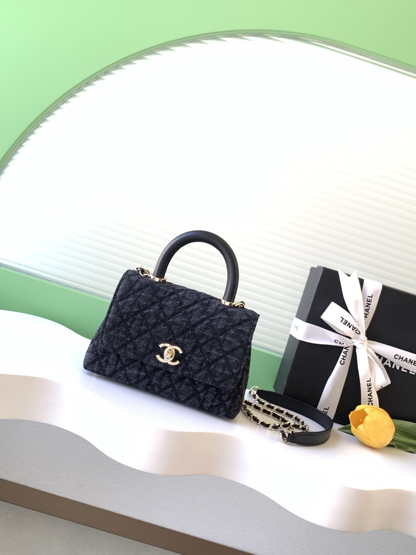 Ch**el coco clutch with chain 13x19x9cm
