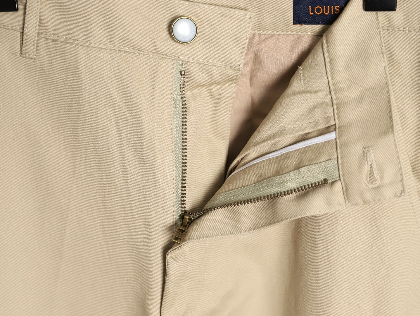 l0vis Vvtt0n lv 26ss pants