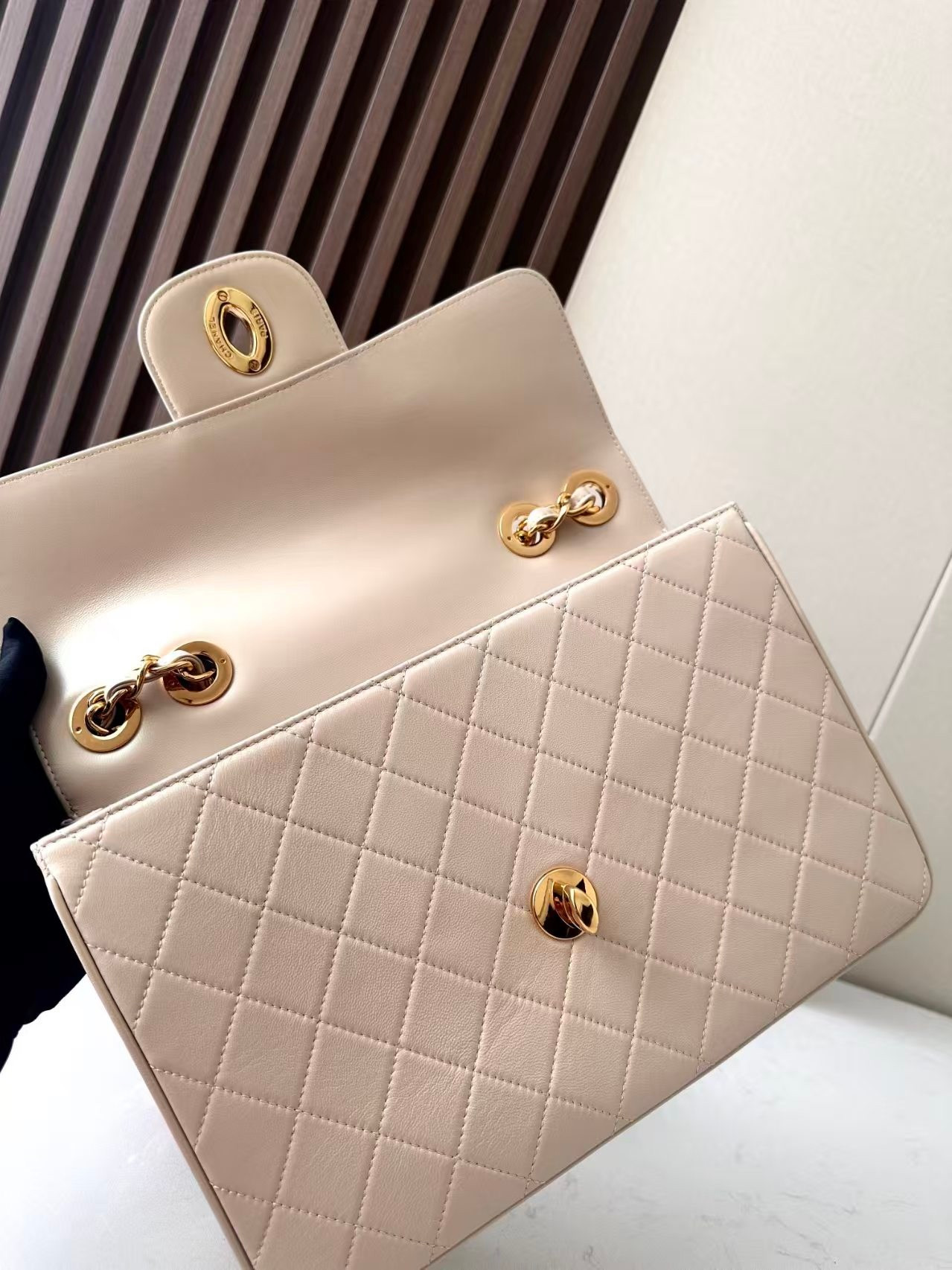 Ch**el Flap Bag 30x21x8cm