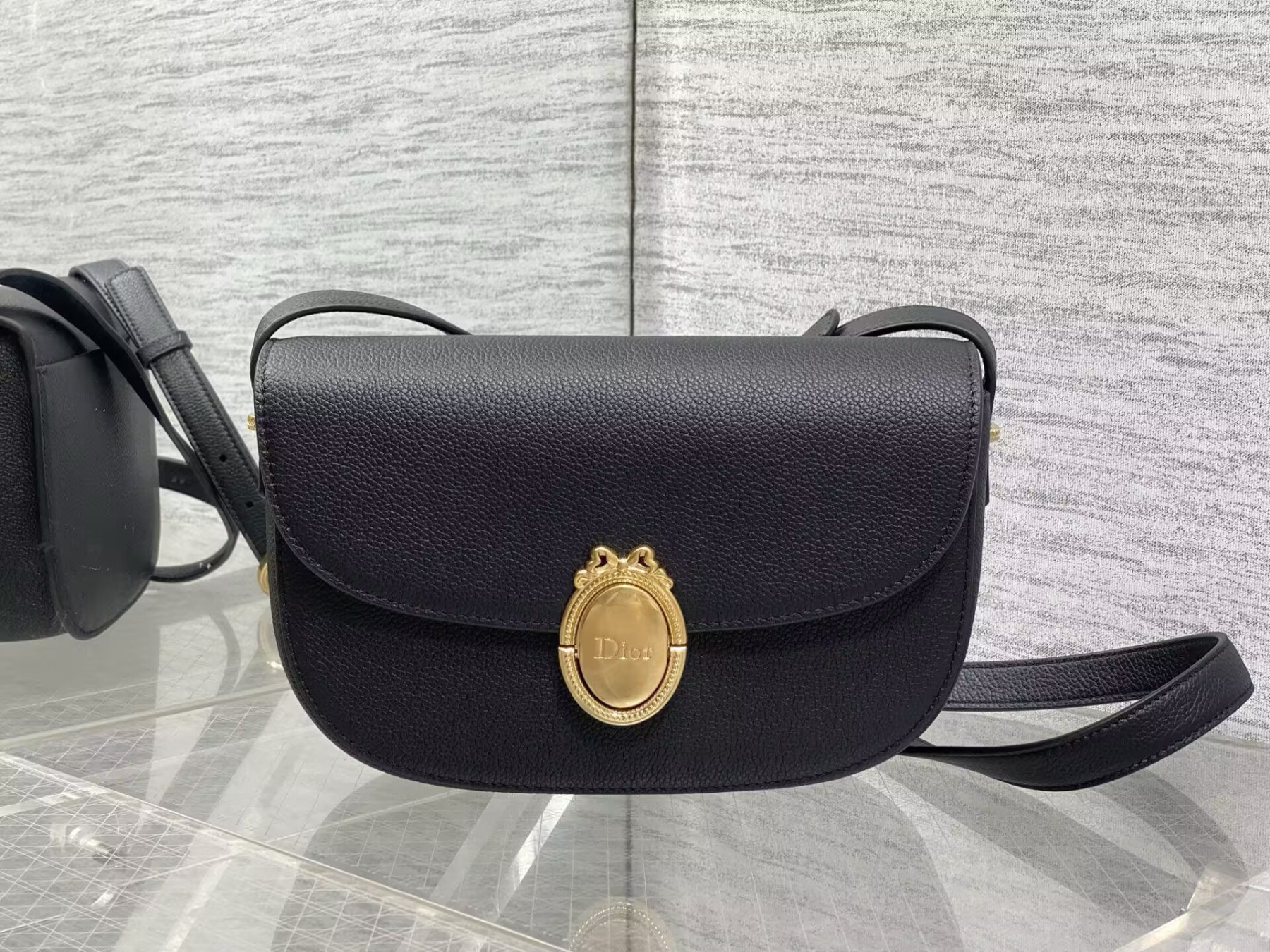 D10r medium médaillon flap bag 23x16x6.5cm
