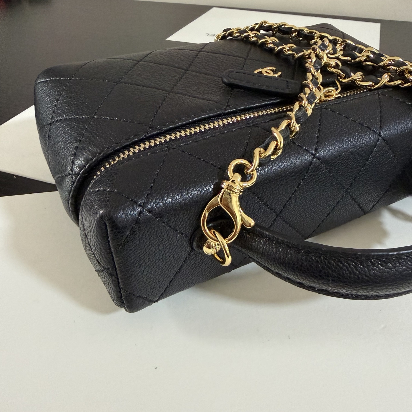 Ch**el classic vanity with chain handbag 17x19.5x5cm