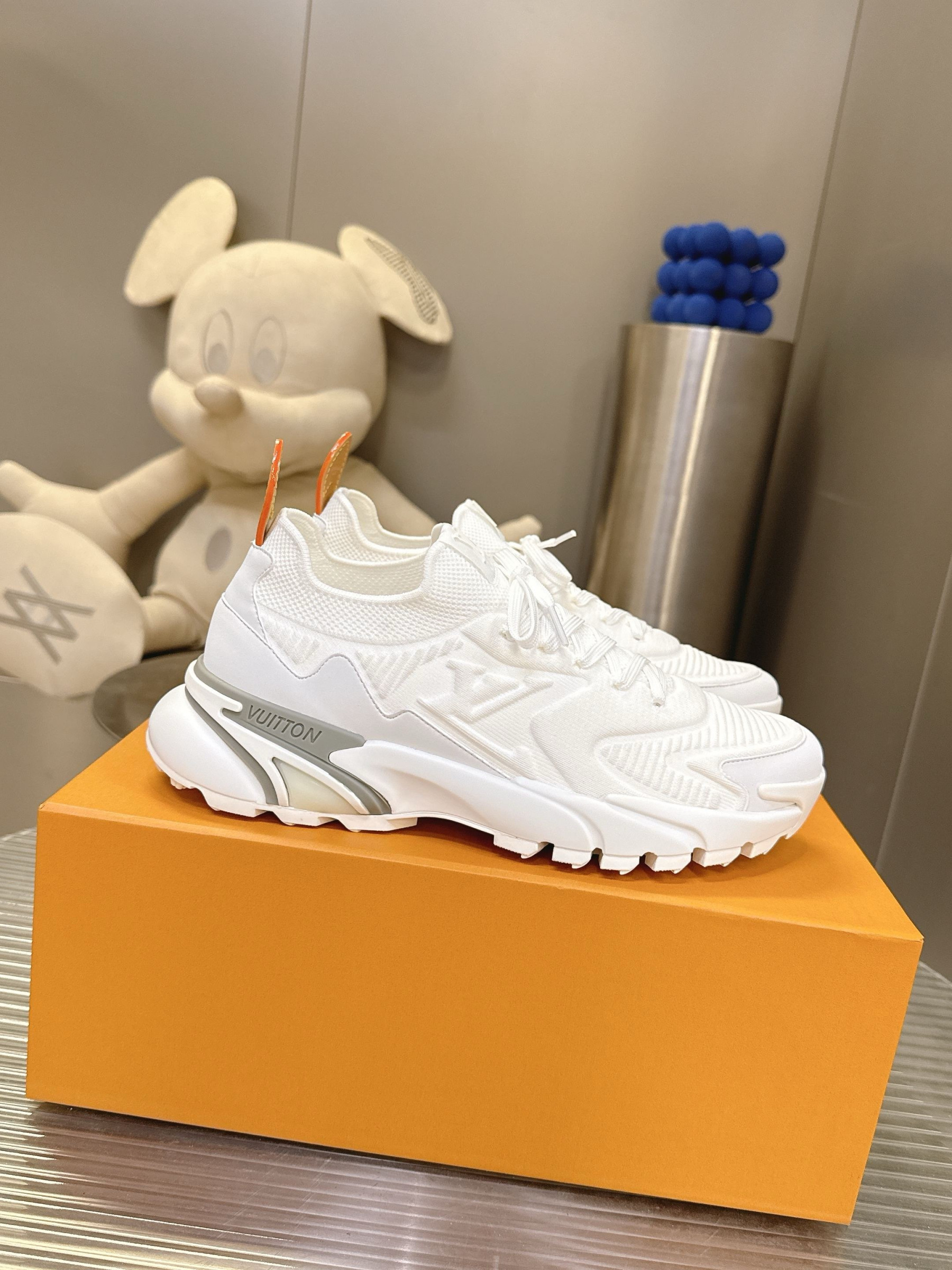 UA LV Sneakers