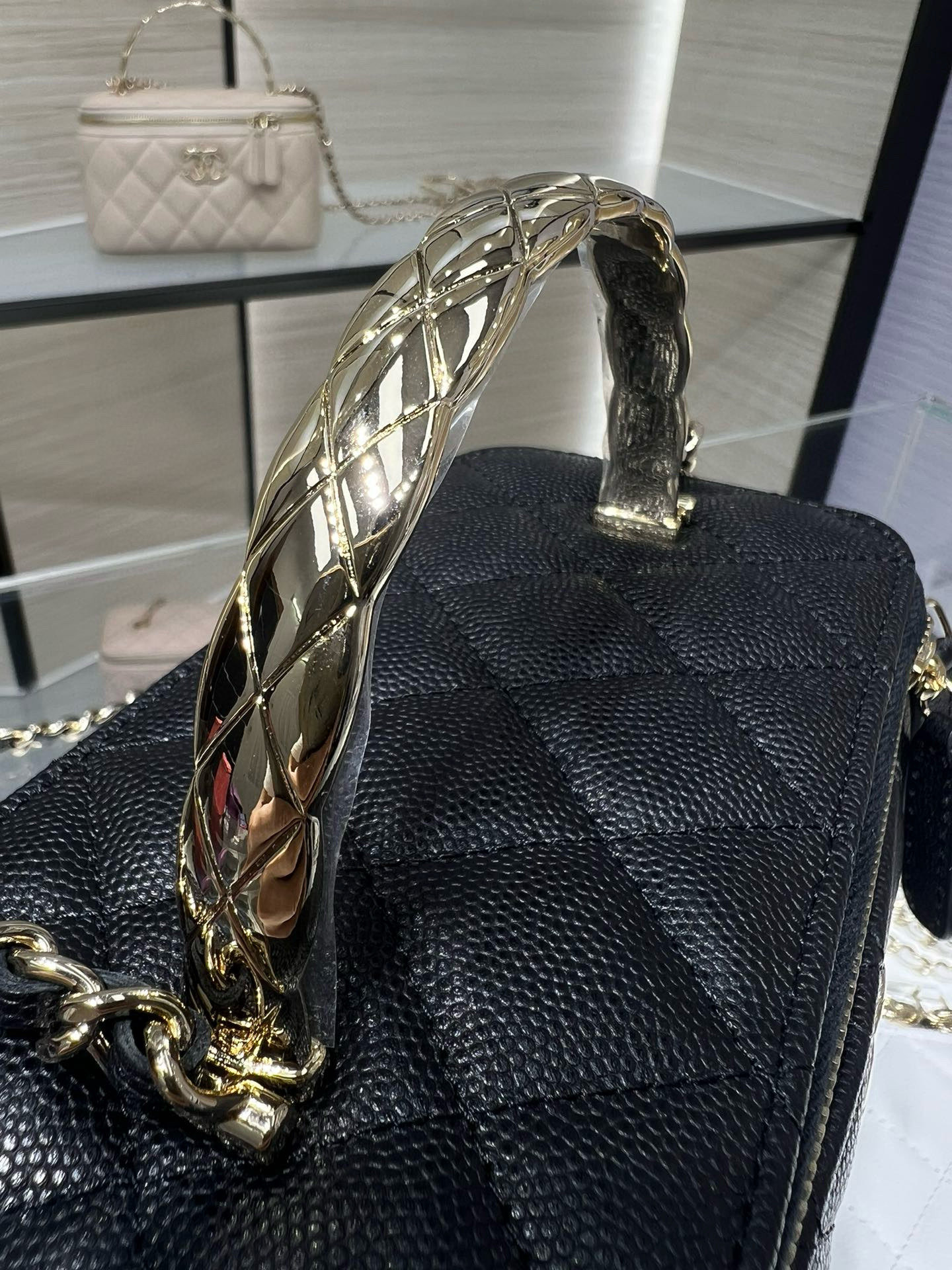Ch**el clutch with chain ap4590 17x9.5x8cm