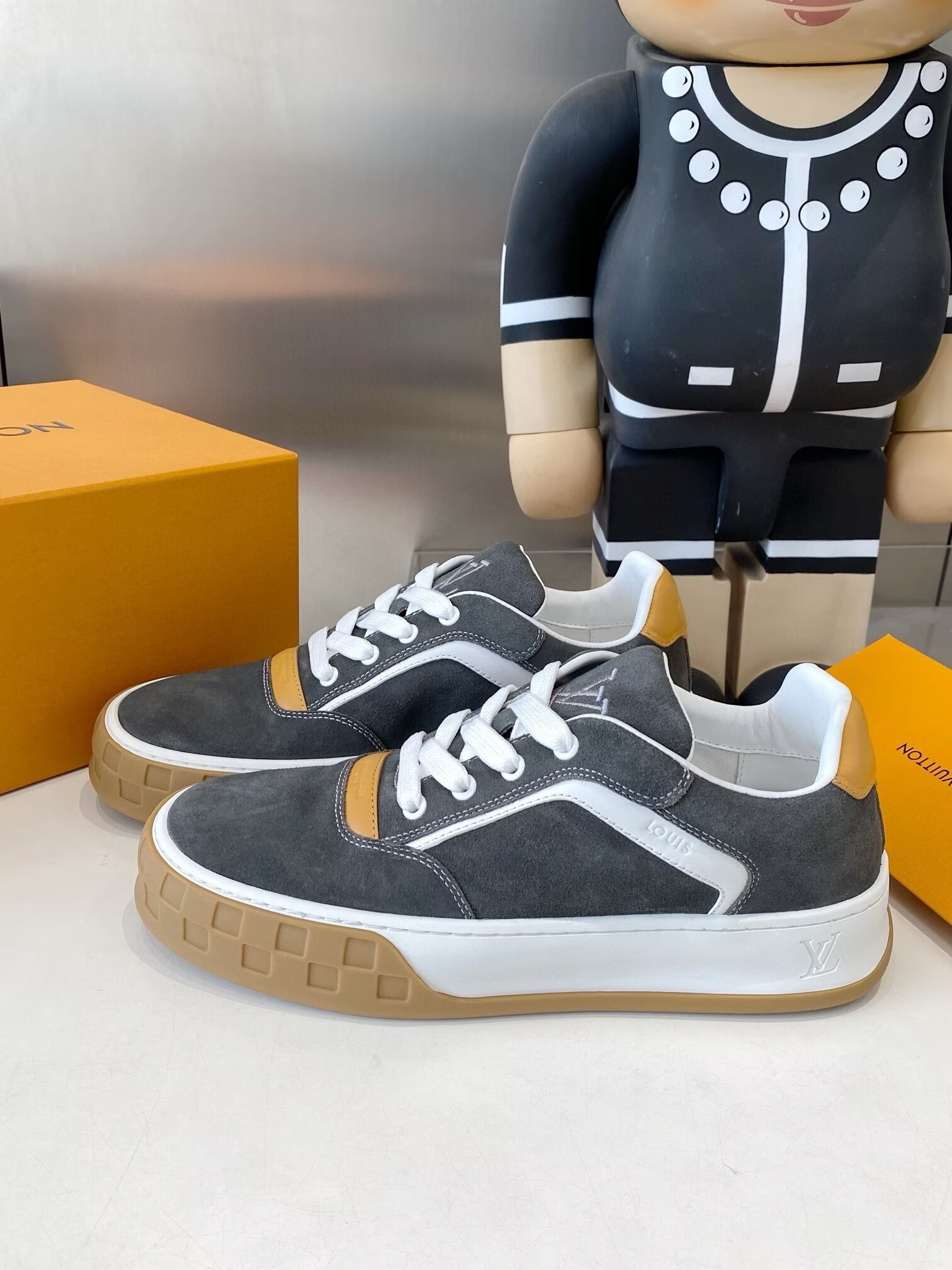 UA LV Tilted Sneaker