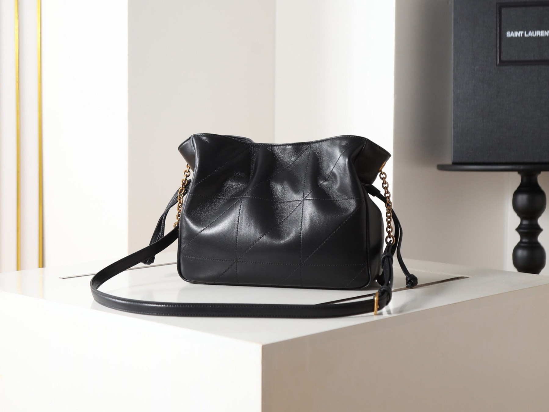Y51 jamie 4.3 pochon quilted leather shoulder bag 26x18x11cm