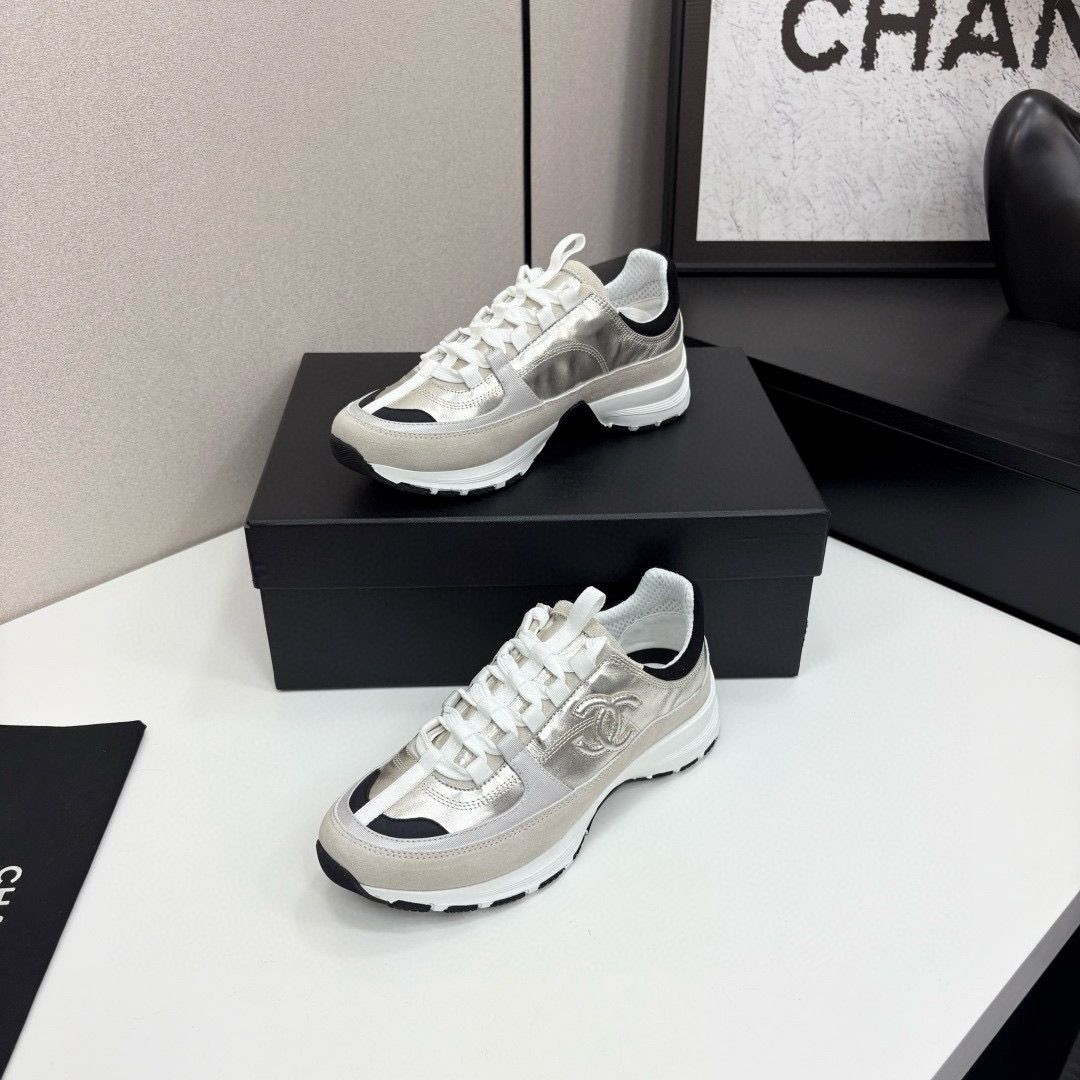UA Ch**el Sneaker