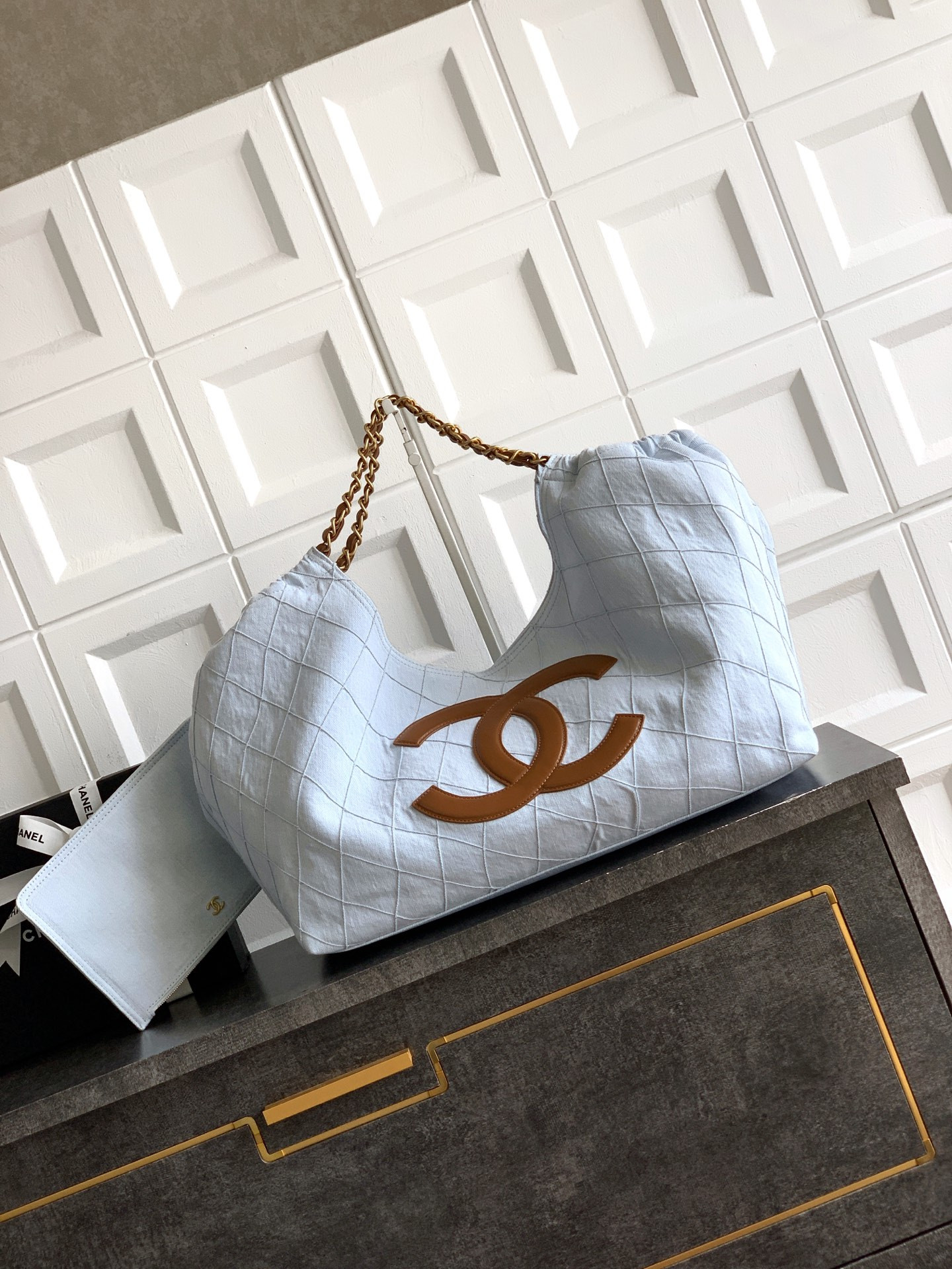 Ch**el small shopping bag as6191 20x43x17cm