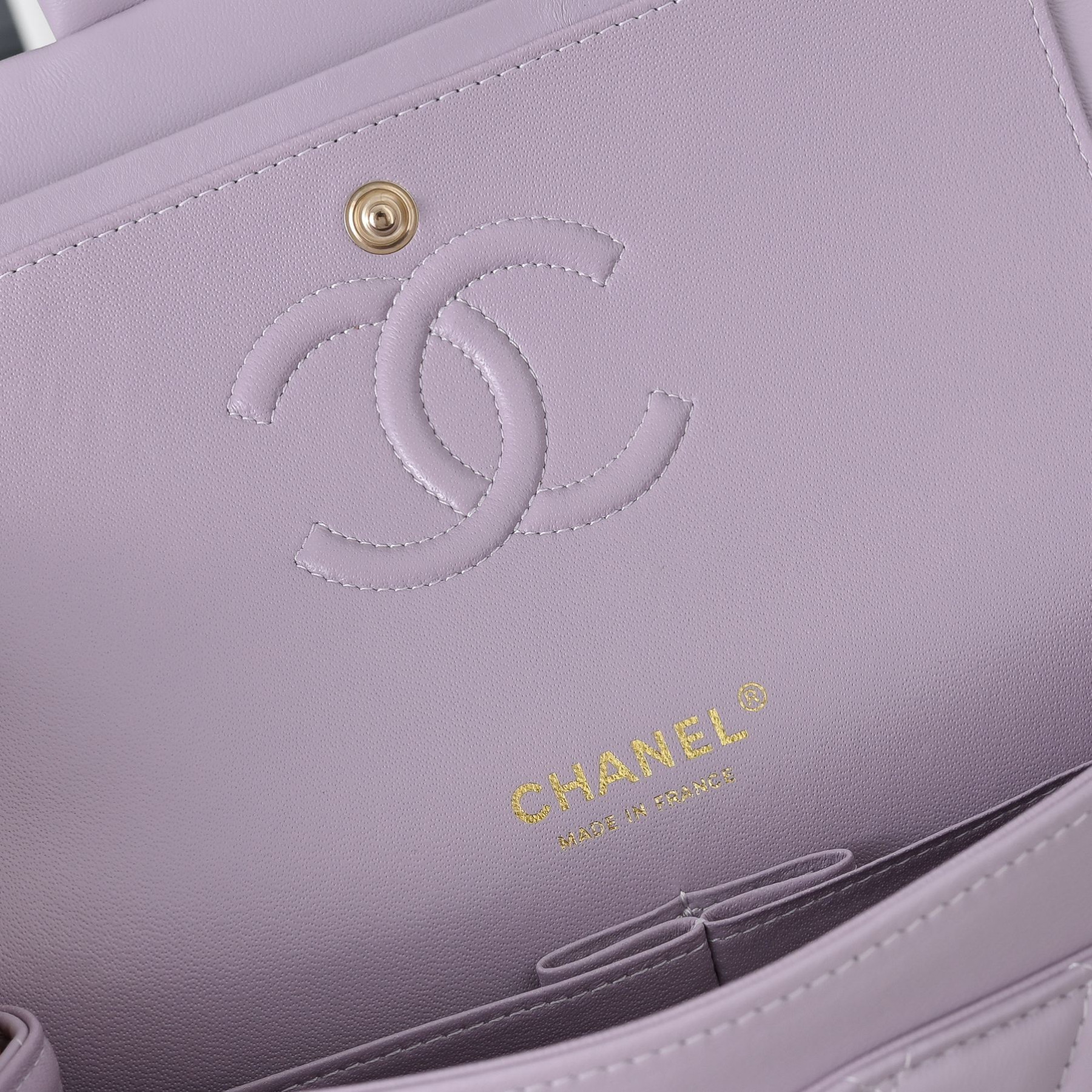 Ch**el classic flap handbag light purple with light gold hardware a01113 23x14.5x6cm