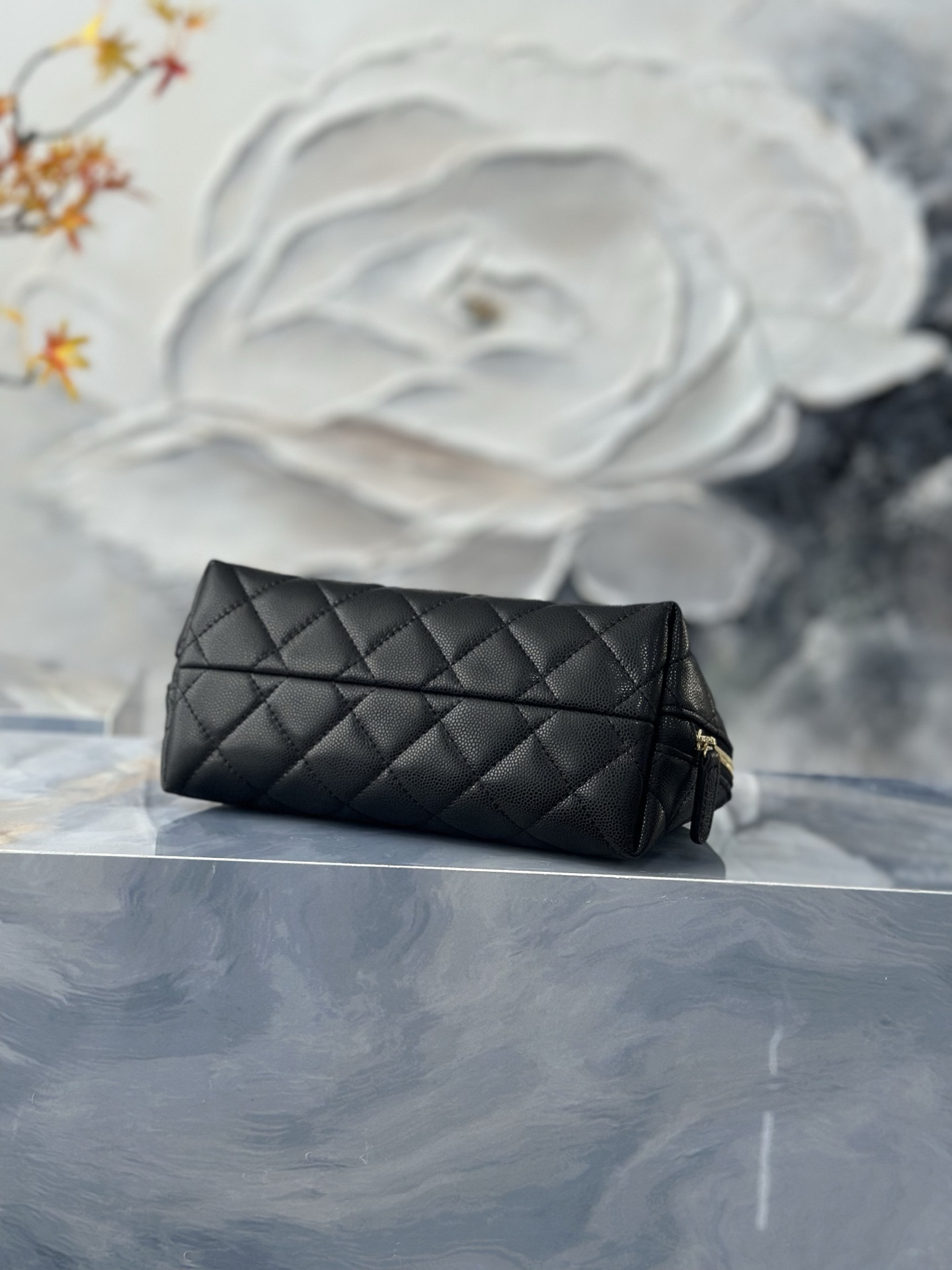 Ch**el quilted cosmetic bag gold hardware a31102 18.5x6x11cm