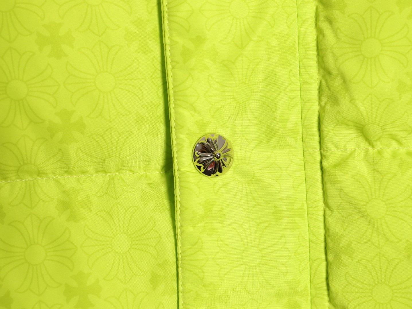 Ch*0me He**ts short puffer jacket