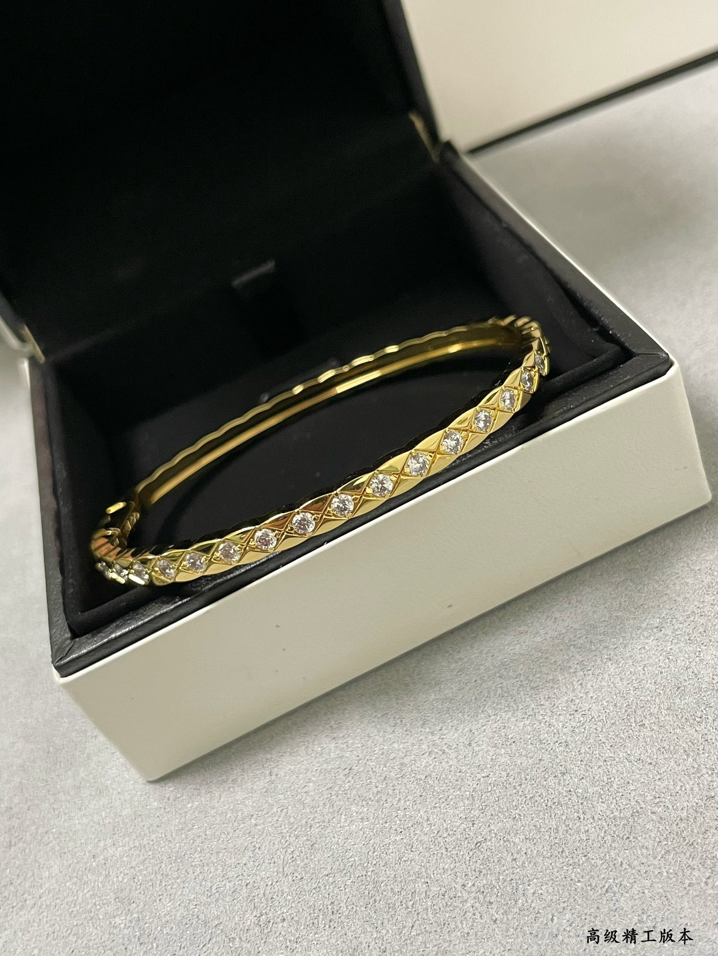 Ch**el Carved Finely carved narrow D1am0nd Bracelet