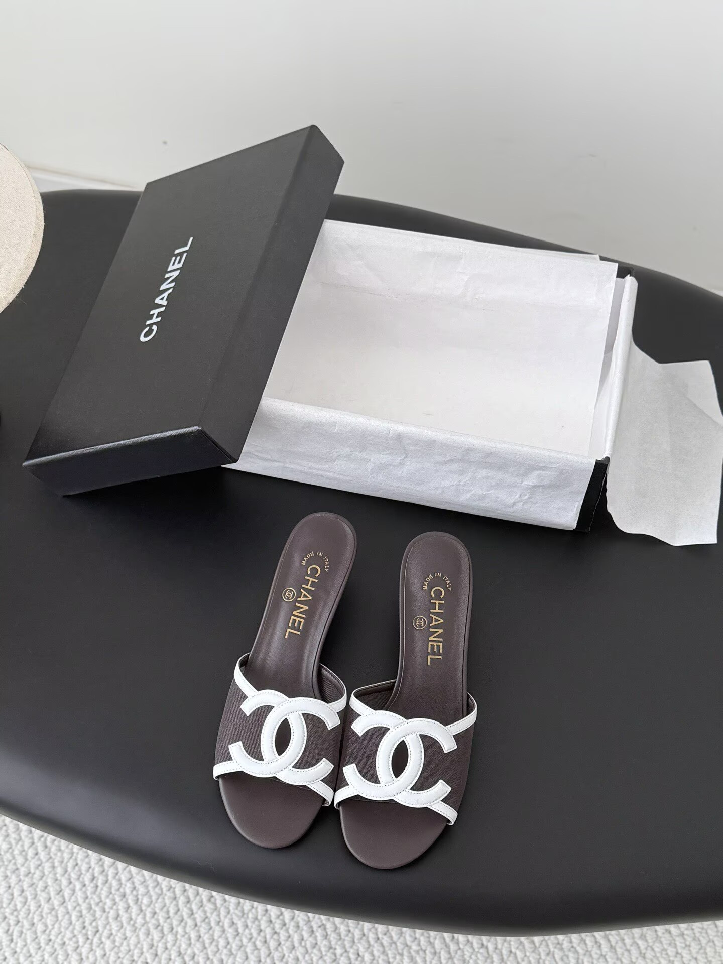 ua Ch**el sandals 4.5cm heel