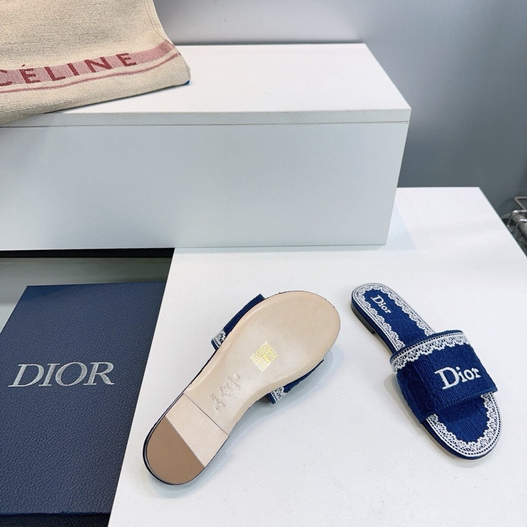 UA D10r Dentelle Slide
