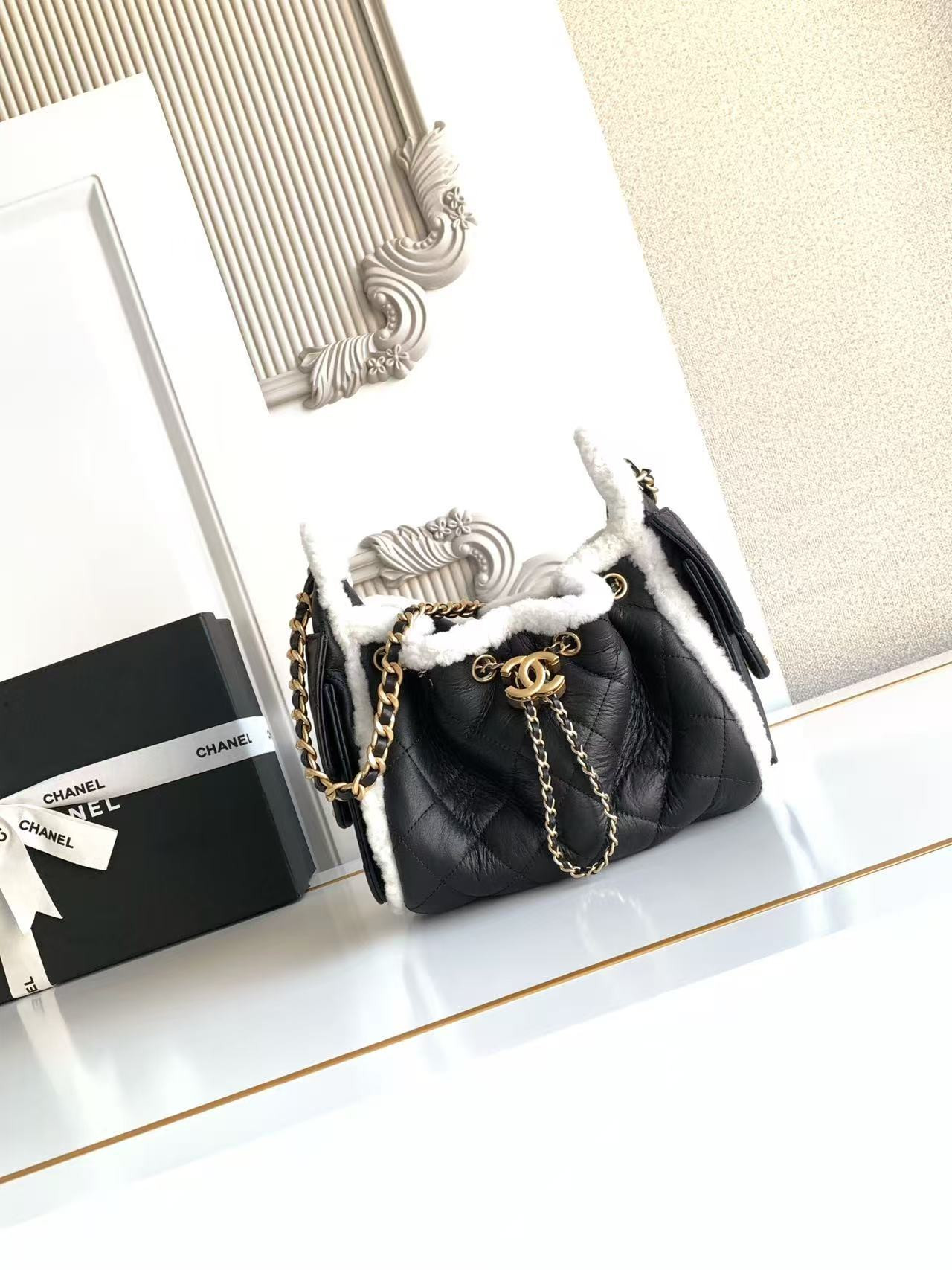 Ch**el 25c bucket bag 20x22x12.5cm