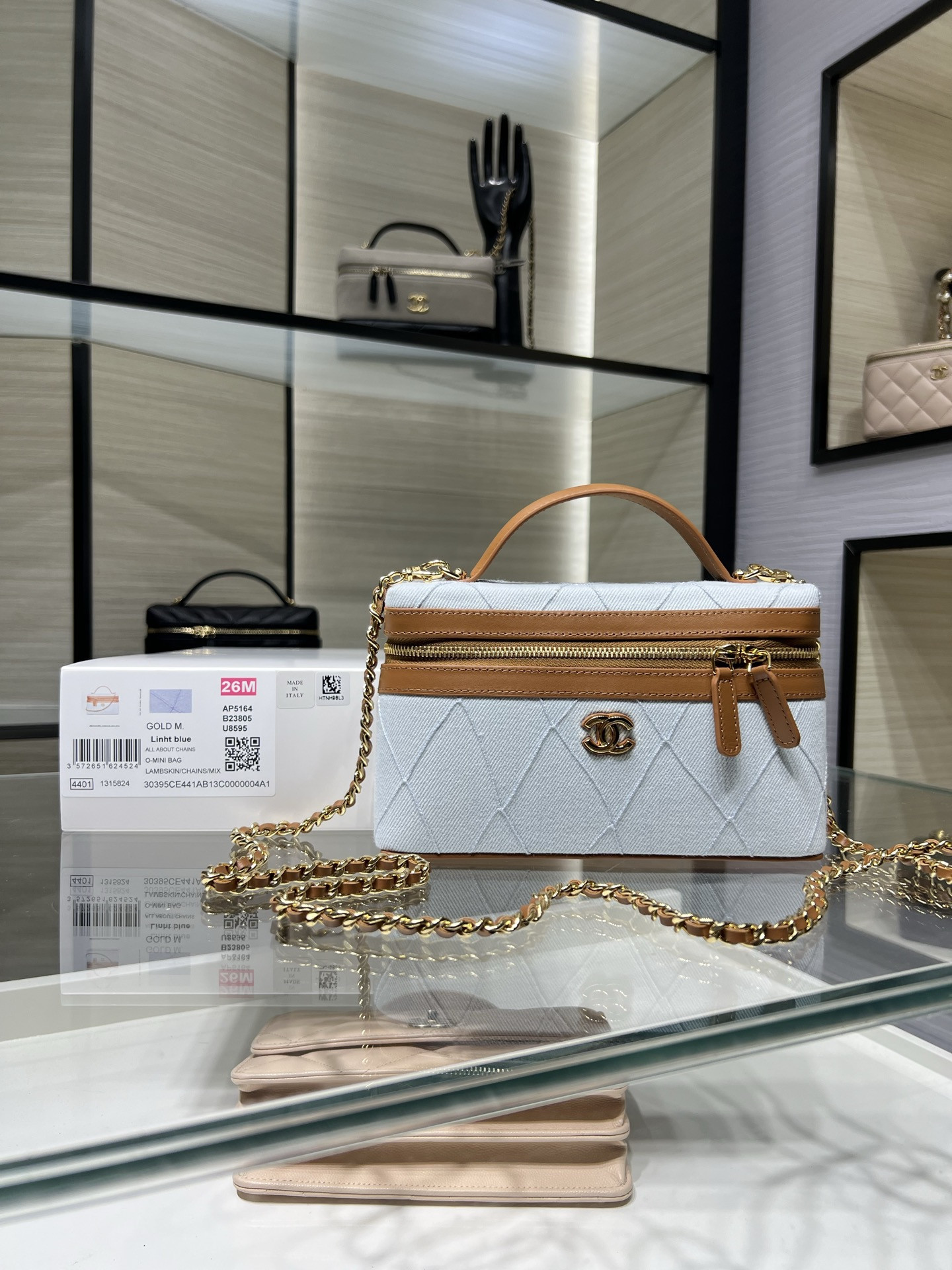 Ch**el classic vanity with chain handbag ap5164 17x19.5x5cm
